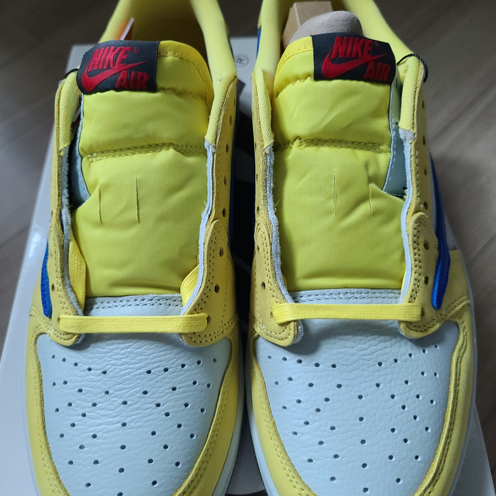 (W) Jordan 1 x Travis Scott Retro Low OG SP Canary 착용 스타일