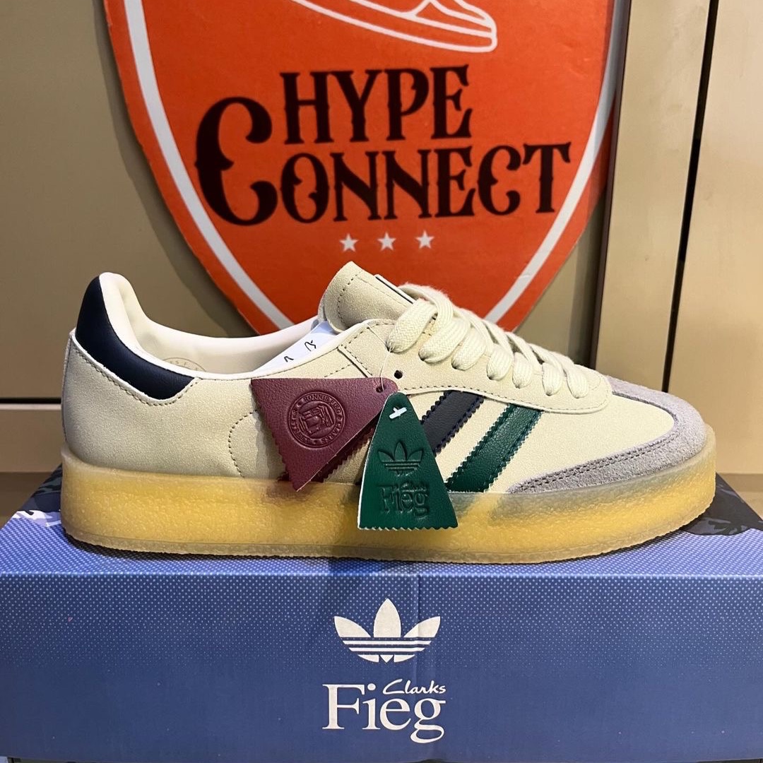 Adidas x Clarks x Ronnie Fieg 8th Street Samba Chalk White Collegiate Green 착용 스타일 - 5