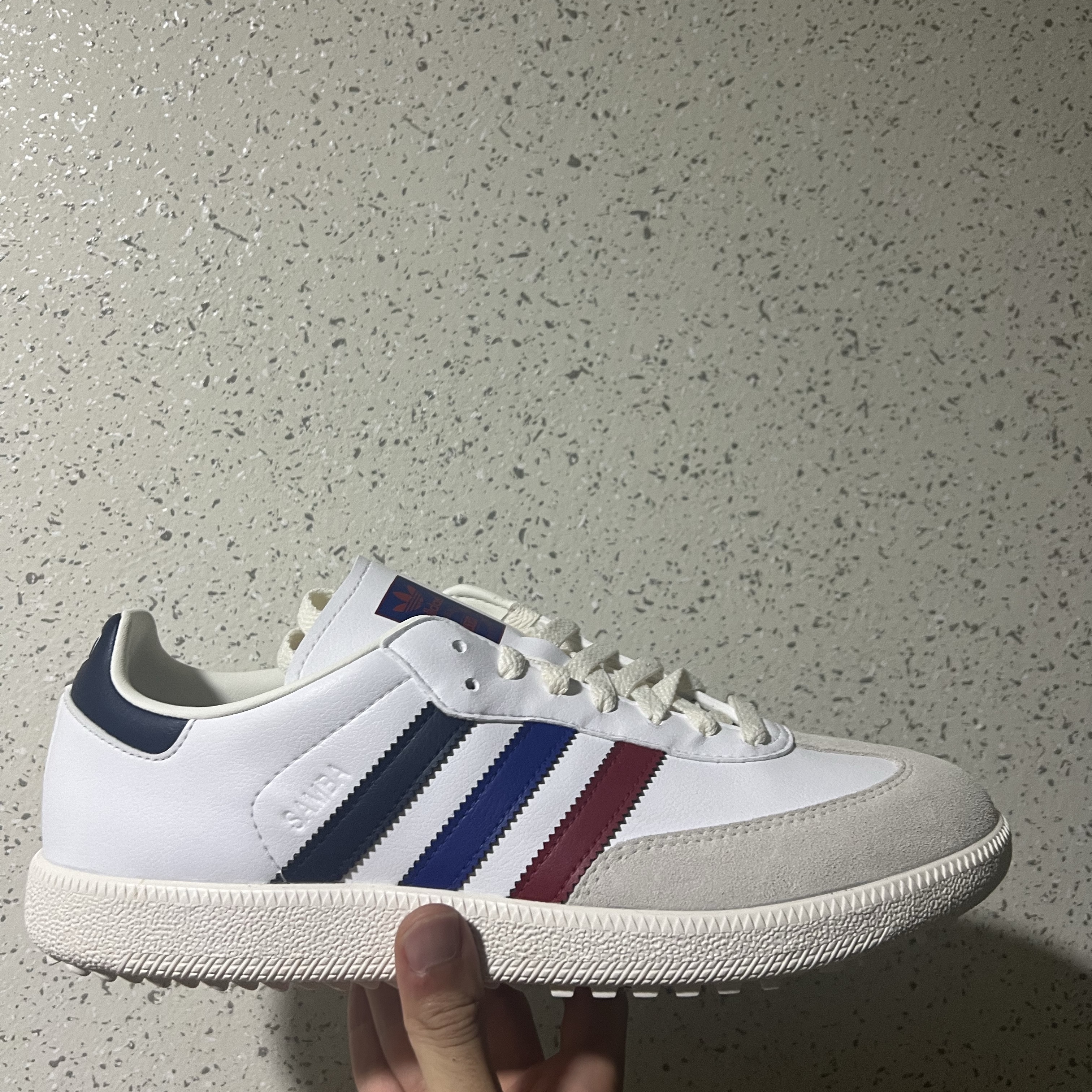 Adidas x Kith Samba Golf Red Blue Navy 착용 스타일 - 3