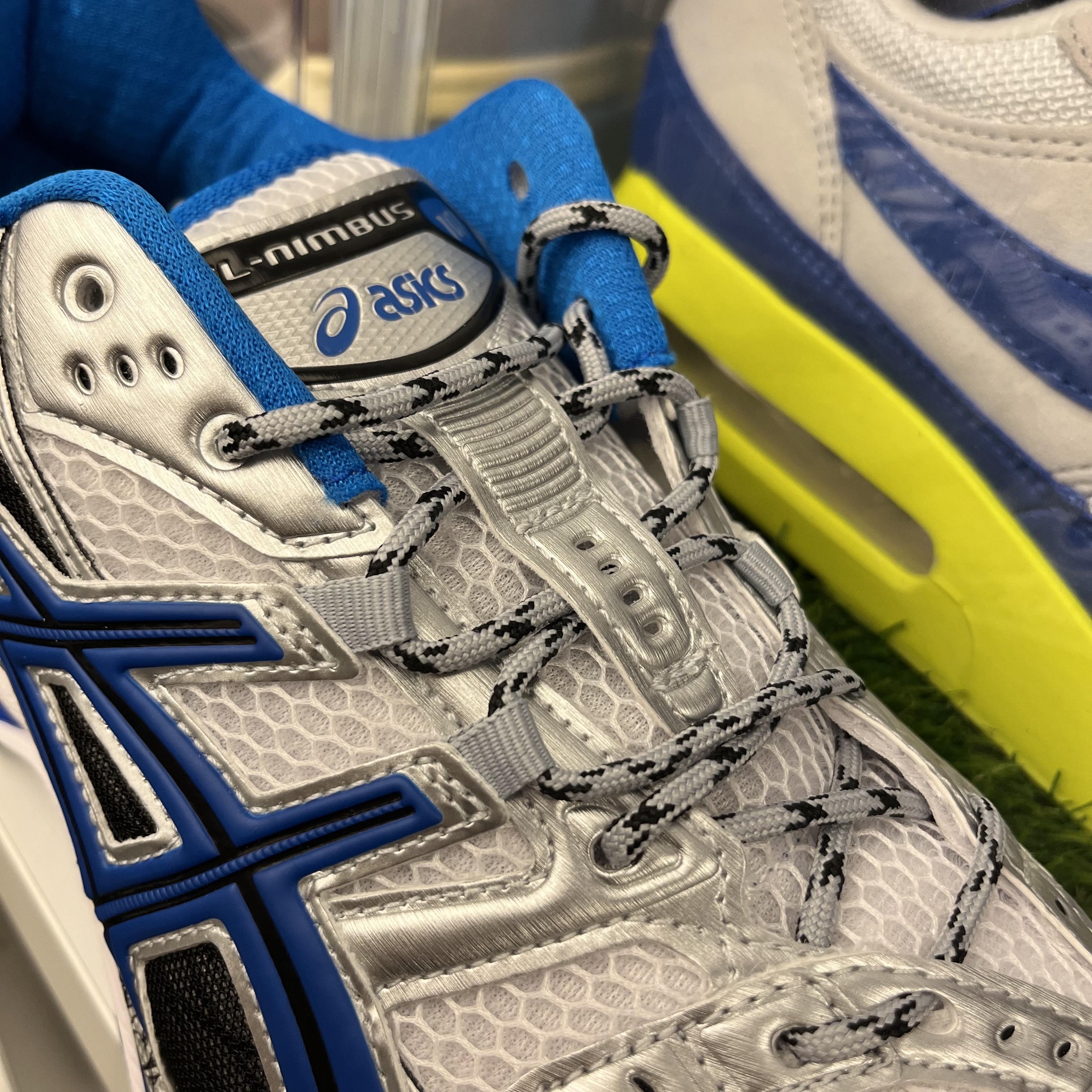 Asics Gel-Nimbus 10.1 White Directoire Blue 착용 스타일 - 2