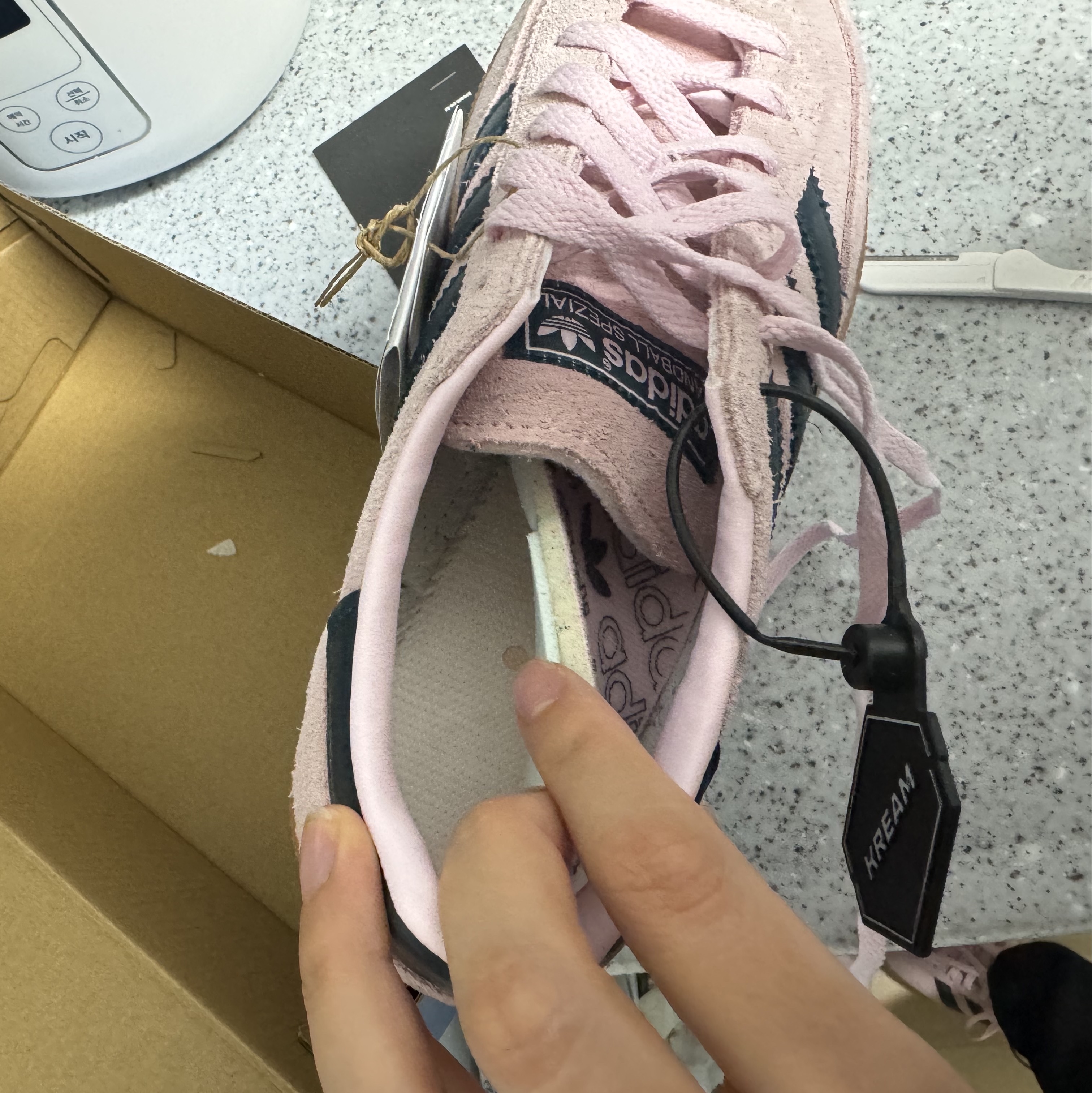 (W) Adidas Spezial Handball Clear Pink 착용 스타일