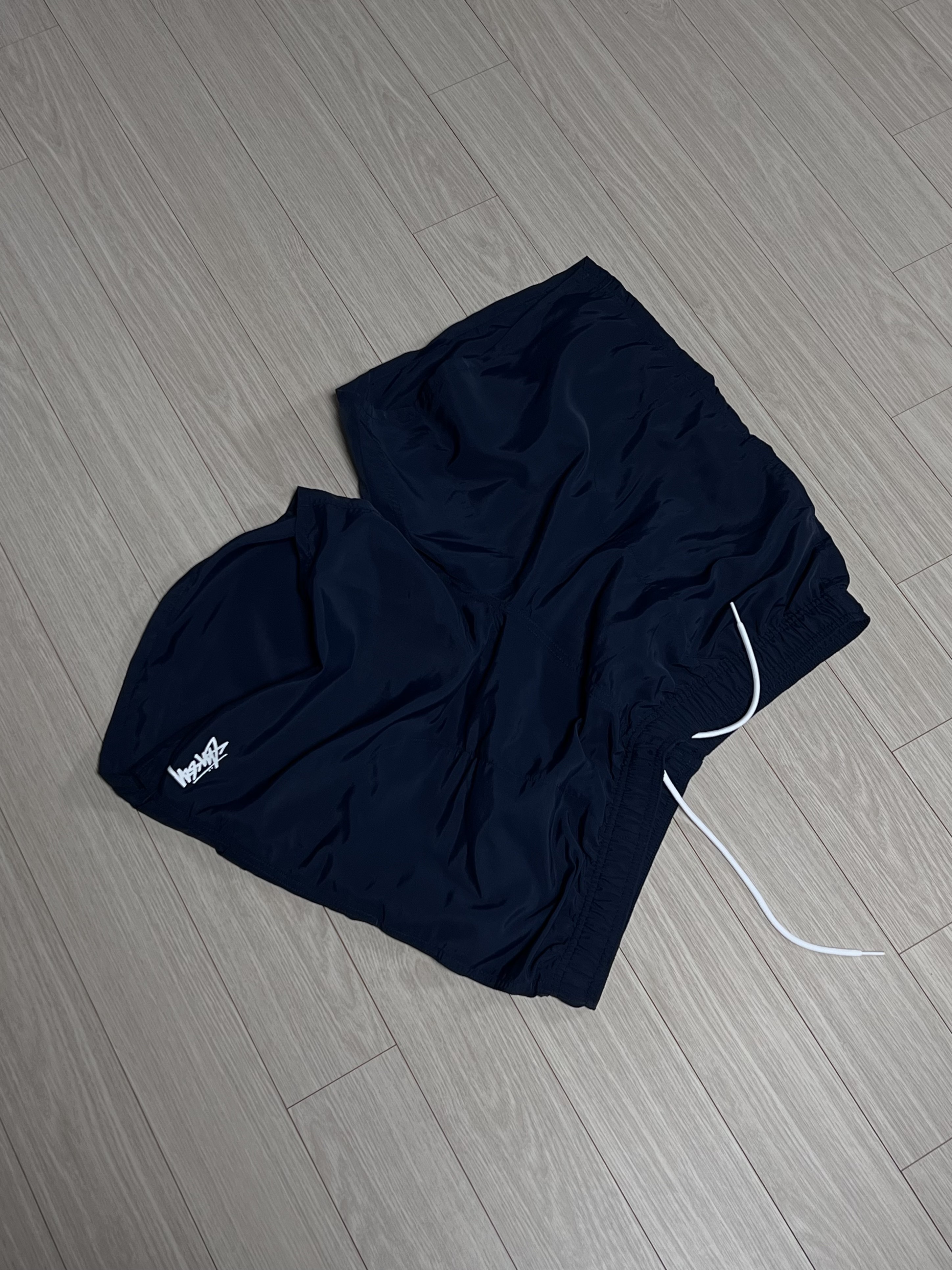Stussy Stock Water Shorts Navy 착용 스타일