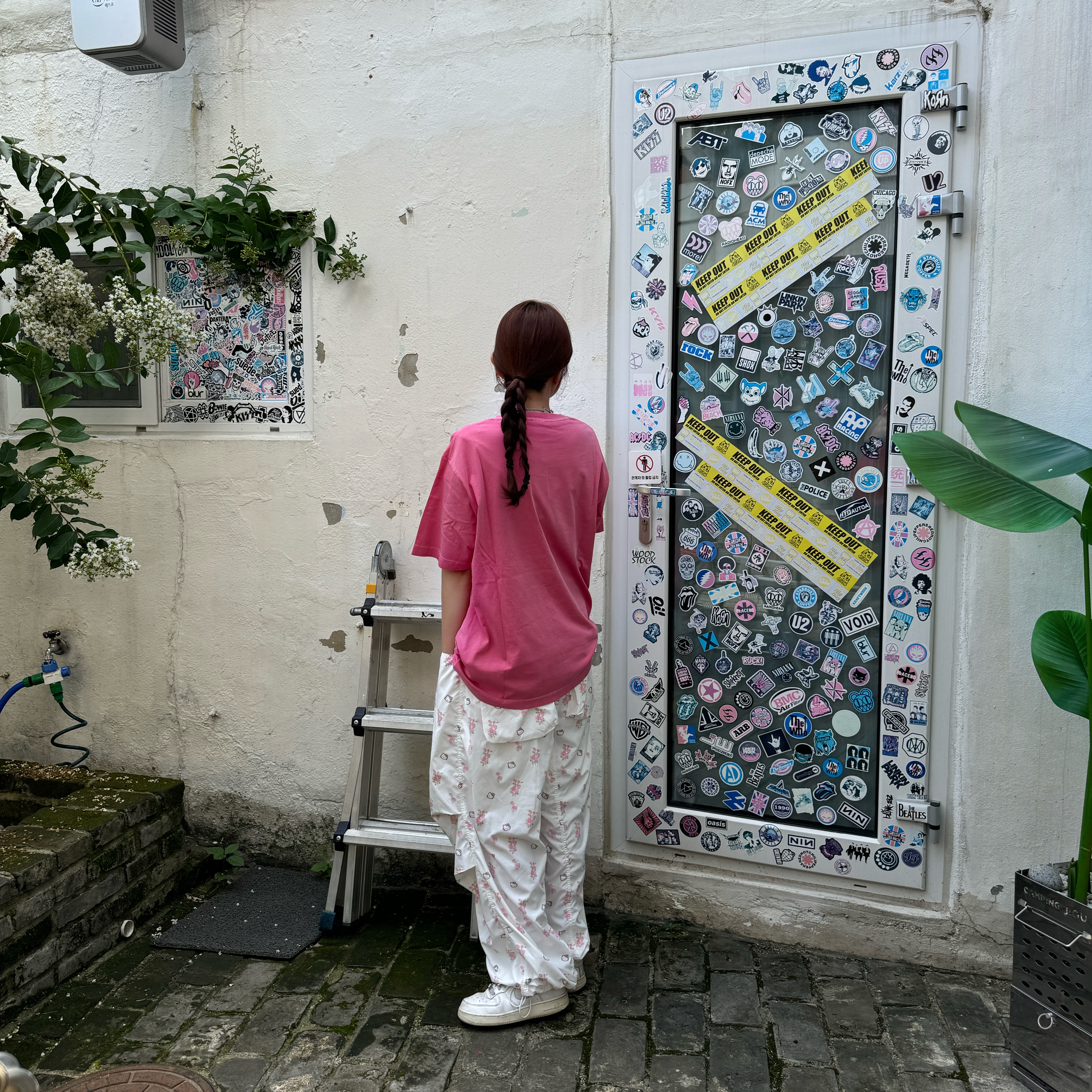 Open Yy x Hello Kitty Parachute Pants White, (W) Nike Air Force 1 '07 Low White 착용 스타일 - 3