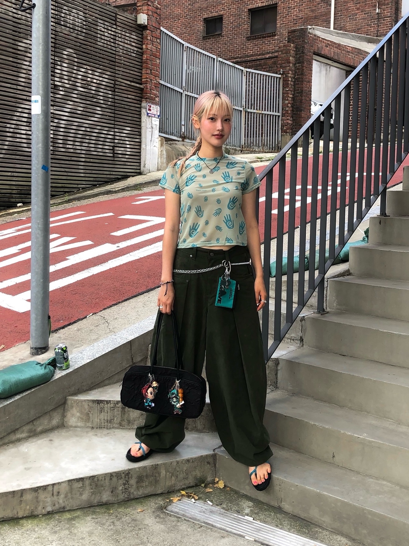 [6% 적립] NegativeThree Tarp Tra+F46il Sandals Blue 착용 스타일 - 2