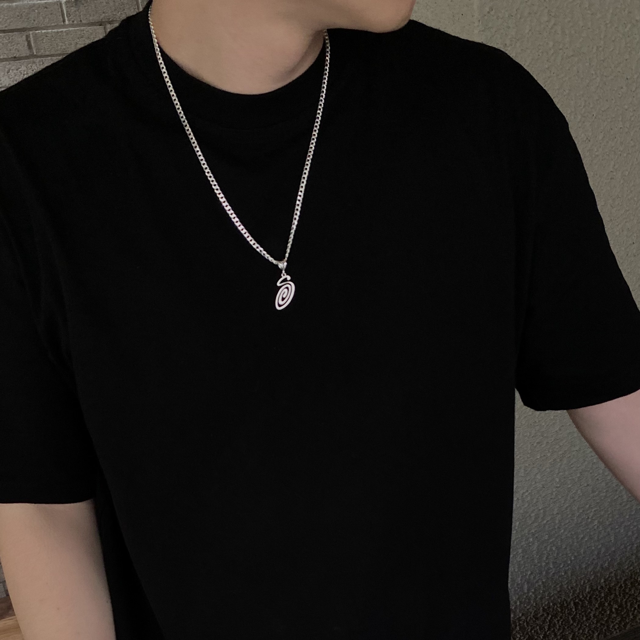 Diesel T-Boggy-Megoval Back Maxi D Logo T-Shirt Black, Human Made HM Logo Socks Black 착용 스타일 - 3