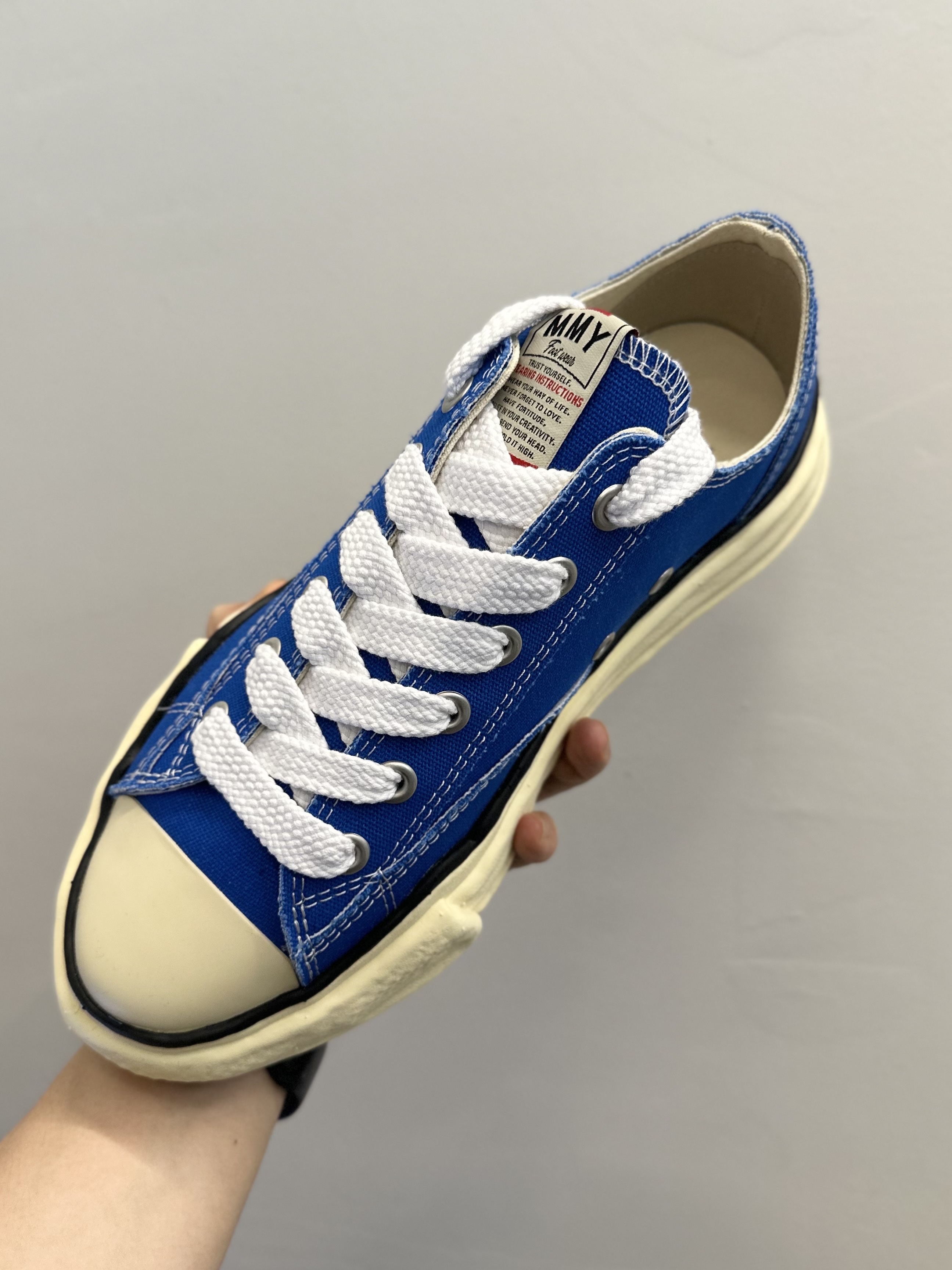 Maison Mihara Yasuhiro Peterson VL OG Sole Canvas Low-top Sneakers CL BLue 착용 스타일 - 3