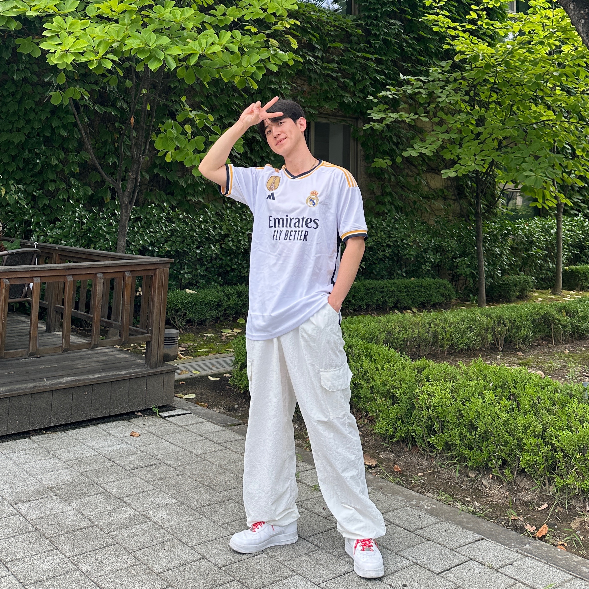 Adidas Real Madrid 2023/24 Home Jersey White - KR Sizing (Non Marking Ver.), Nike x Supreme Air Force 1 Low White 착용 스타일