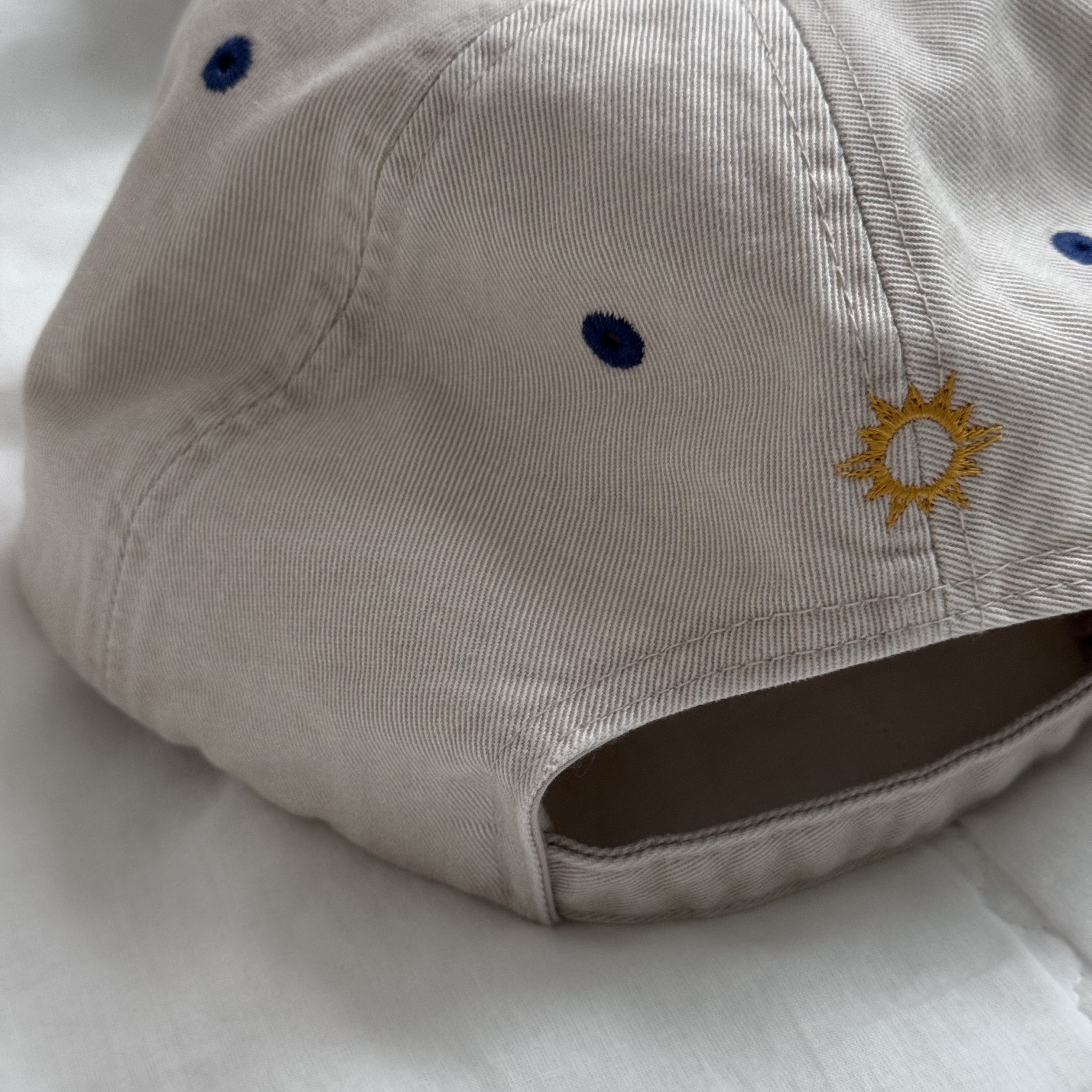Hello Sunrise Two Tone Washed OG Logo 6Panel Cap Beige & Vintage Blue 착용 스타일 - 3