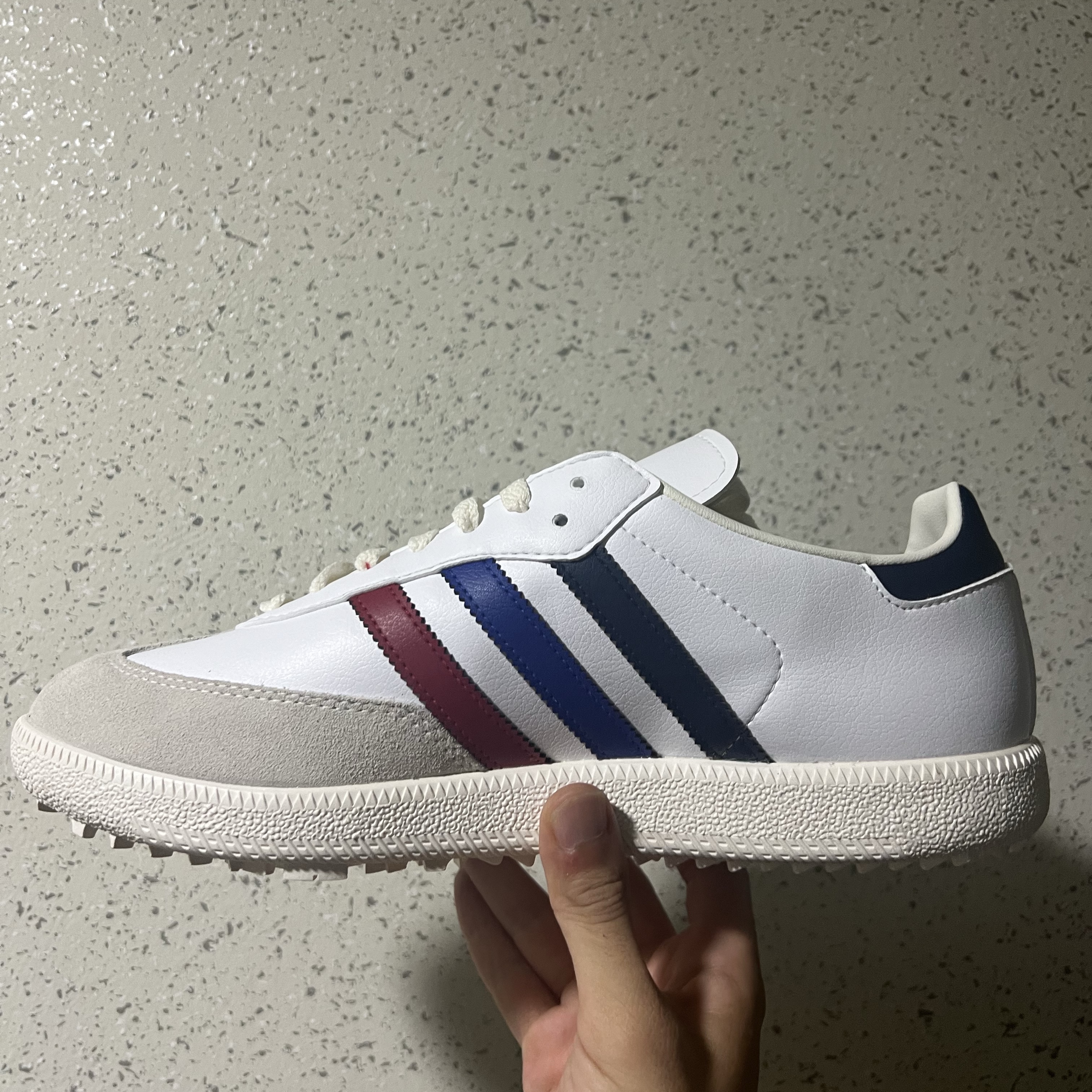 Adidas x Kith Samba Golf Red Blue Navy 착용 스타일 - 1