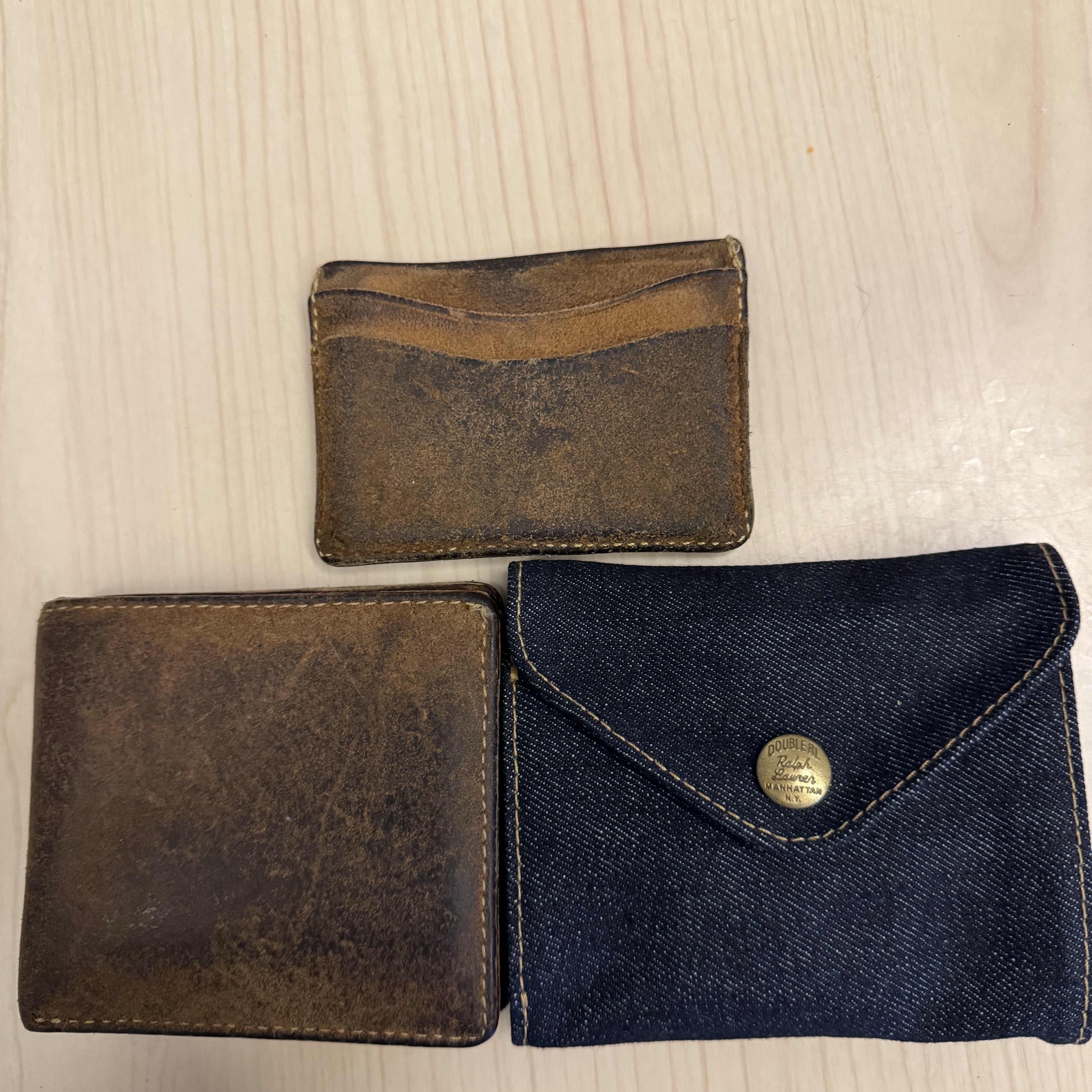 Double RL Indigo Denim Bill Fold Wallet Indigo Denim, Double RL Roughout Suede Card Holder Light Java 착용 스타일 - 3
