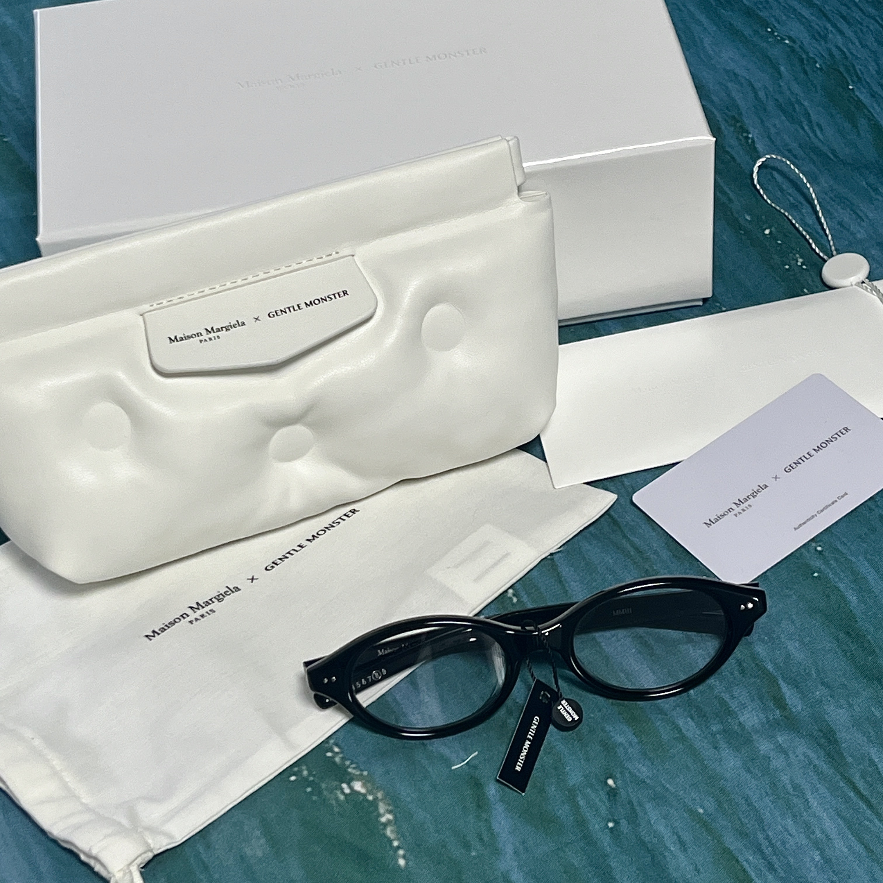 Gentle Monster x Maison Margiela MM111 Black Clear 착용 스타일