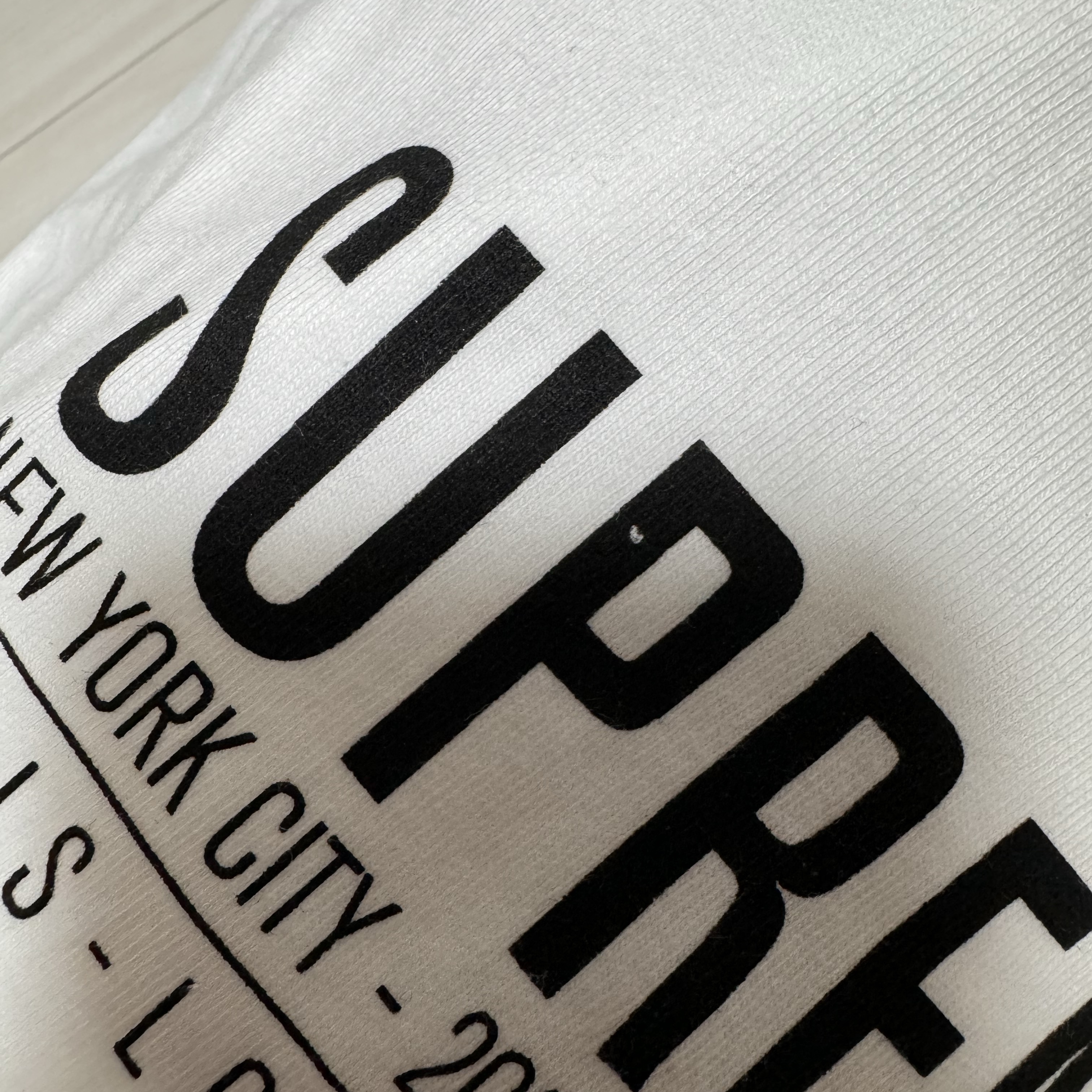 Supreme Paris T-Shirt White - 24SS 착용 스타일 - 3