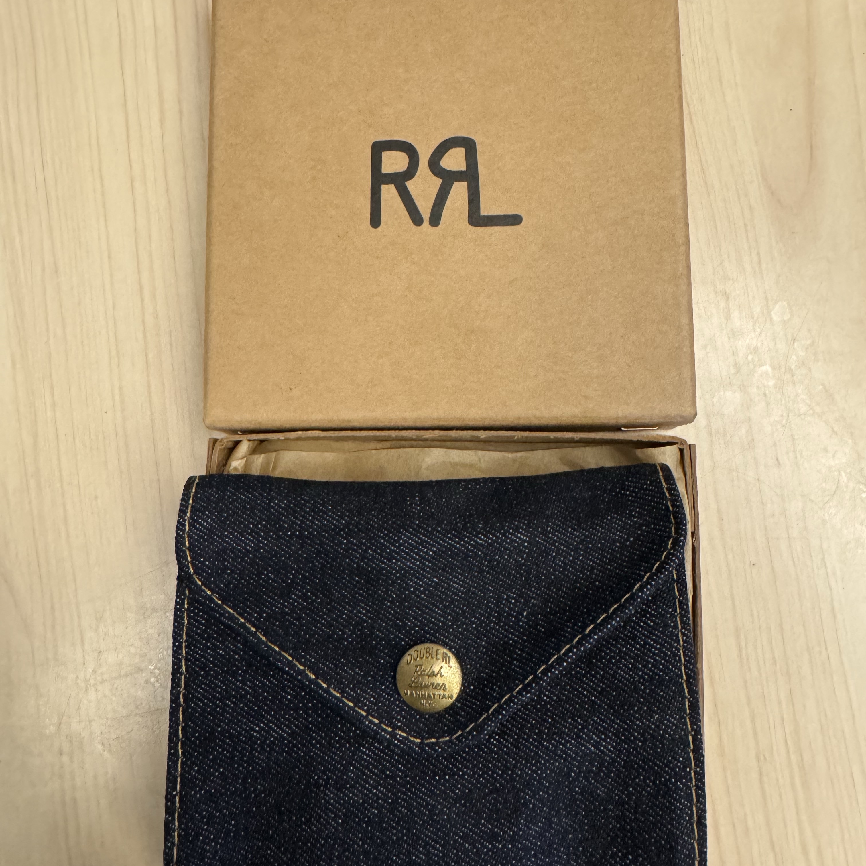 Double RL Indigo Denim Bill Fold Wallet Indigo Denim, Double RL Roughout Suede Card Holder Light Java 착용 스타일 - 2