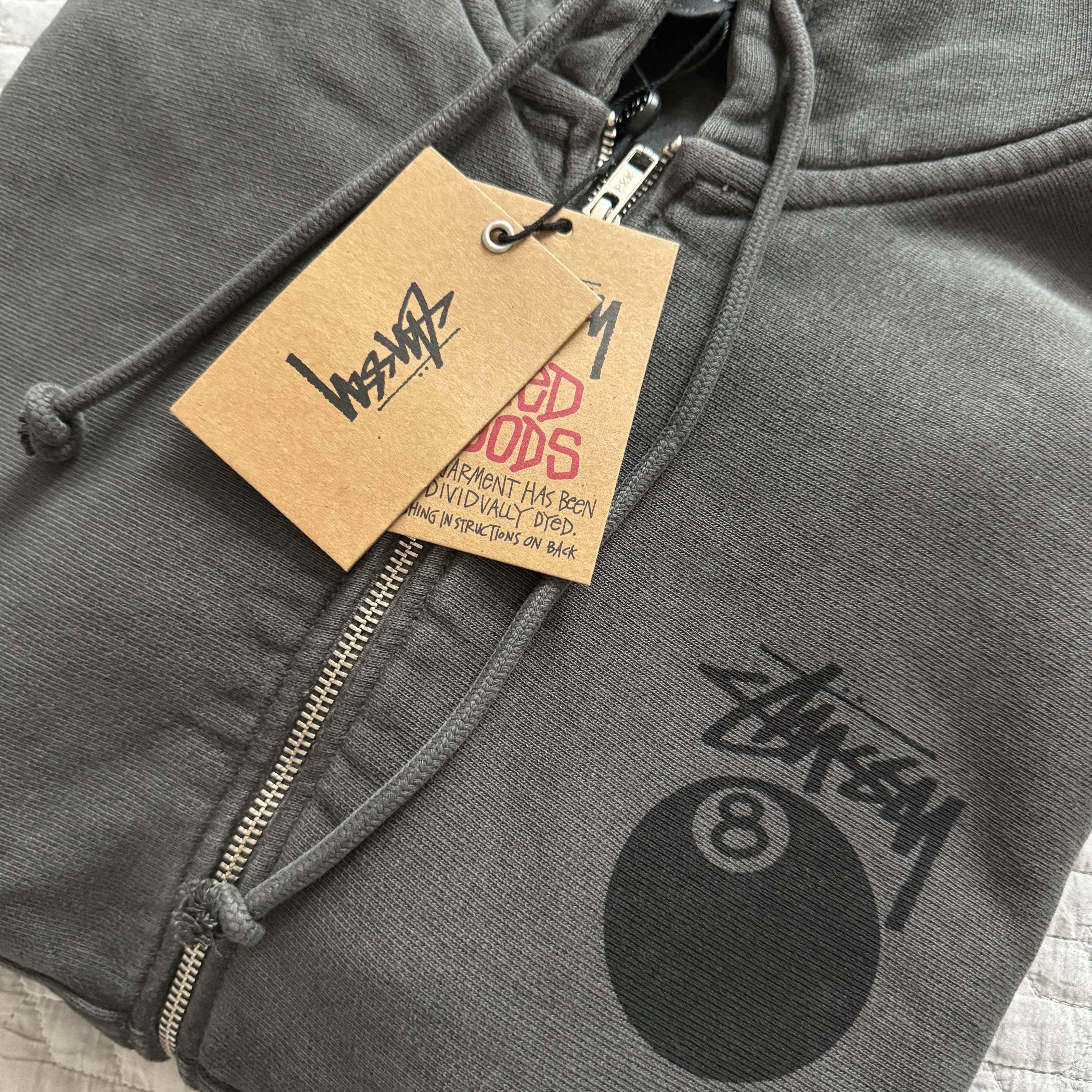 Stussy 8 Ball Pigment Dyed Zip Hoodie Black 착용 스타일