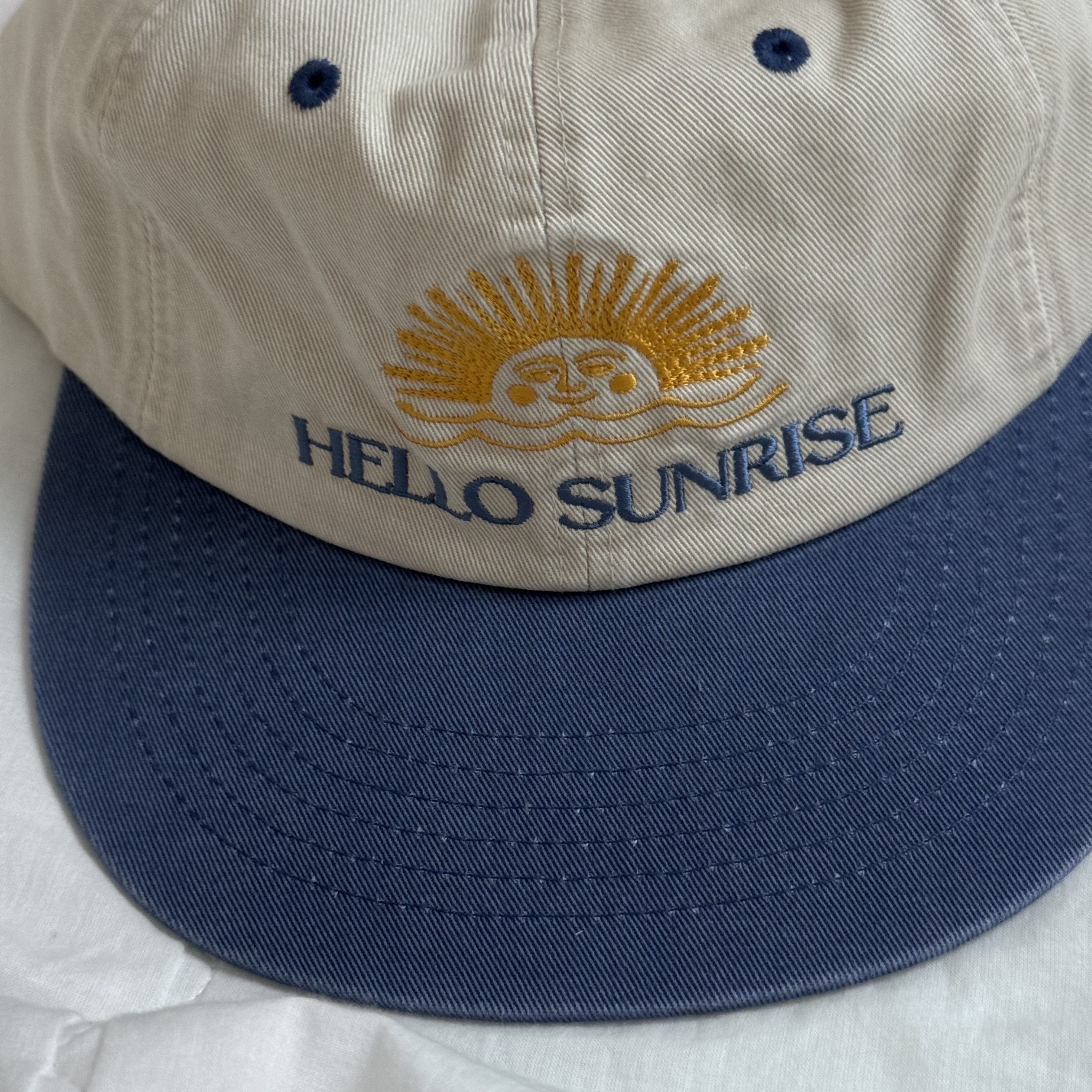 Hello Sunrise Two Tone Washed OG Logo 6Panel Cap Beige & Vintage Blue 착용 스타일 - 5