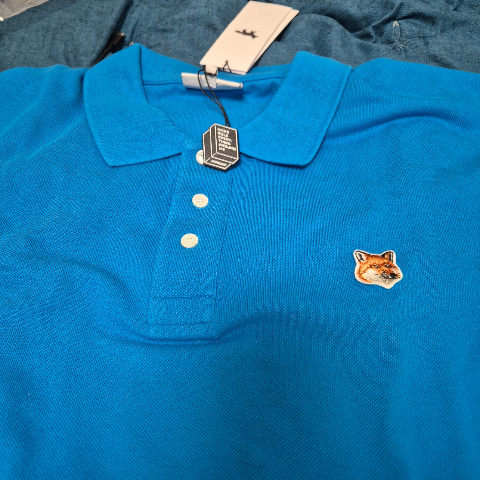 Maison Kitsune Fox Head Patch Polo Enamel Blue 착용 스타일