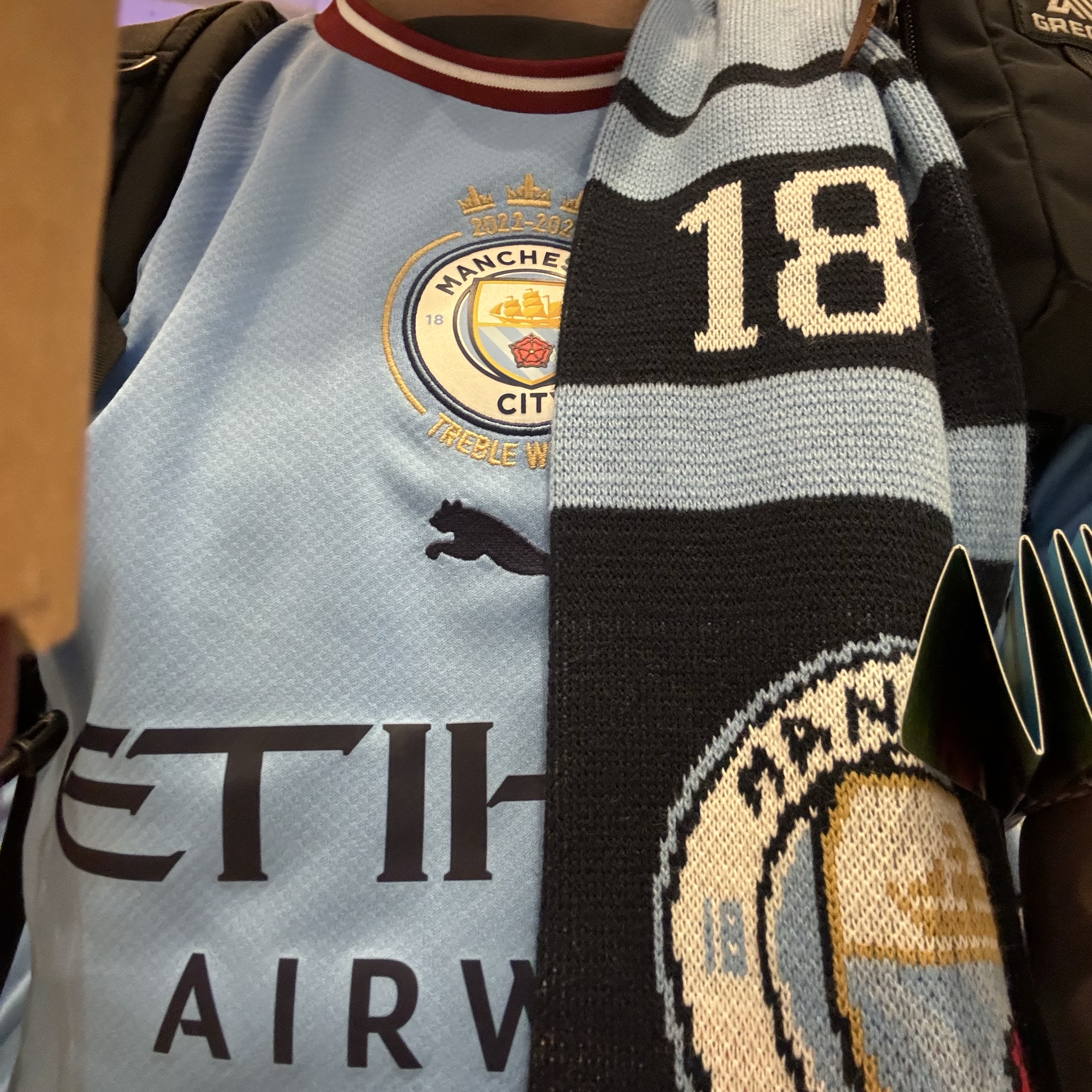 Puma Manchester City 2022/23 Commerative Jersey Team Light Blue (Non Marking Ver.) 착용 스타일 - 2