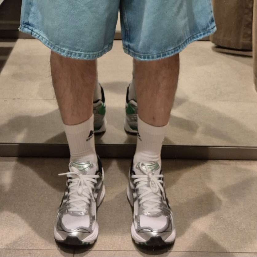 Asics Gel-Kayano 14 White Malachite Green 착용 스타일