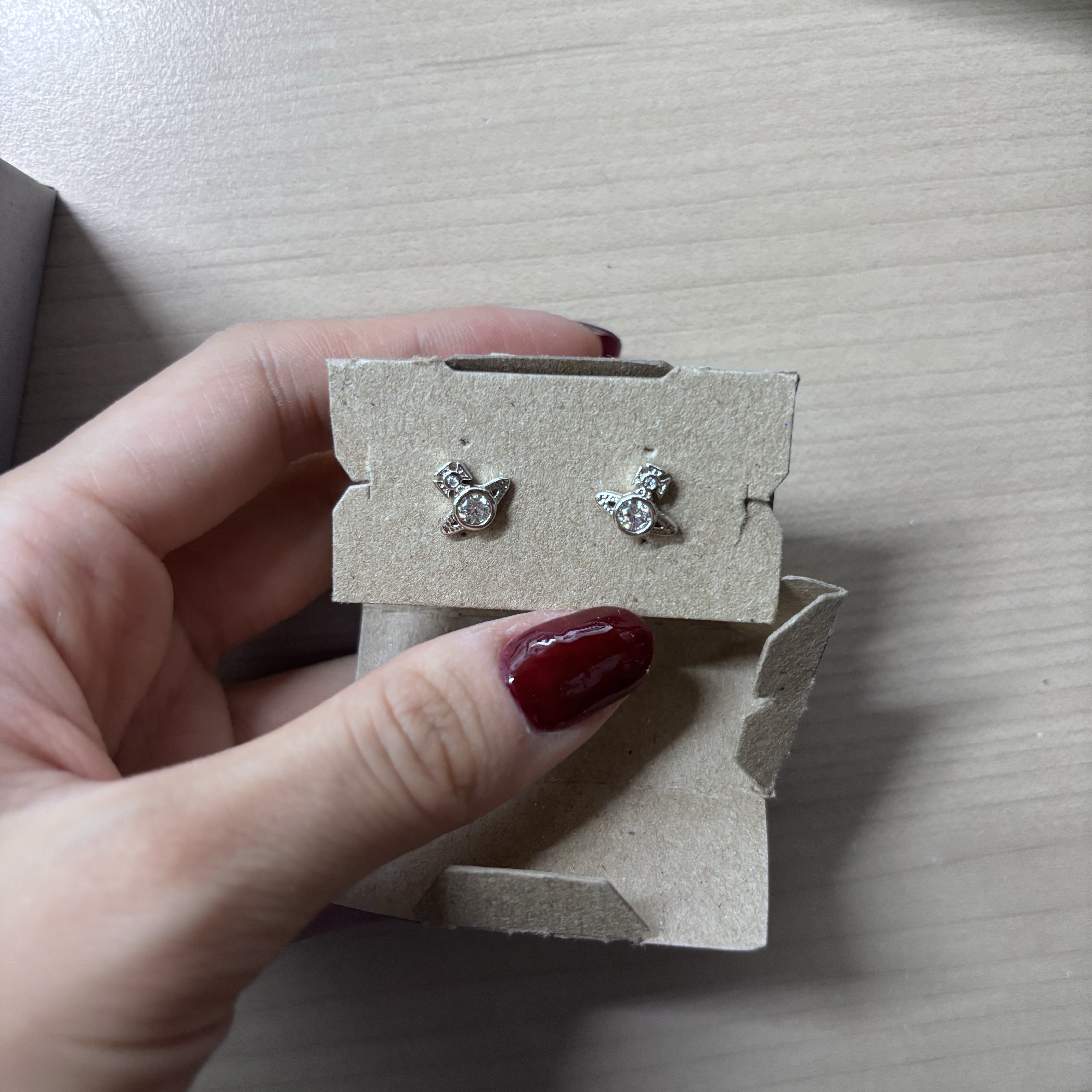 (W) Vivienne Westwood London Orb Earrings Silver 착용 스타일 - 2