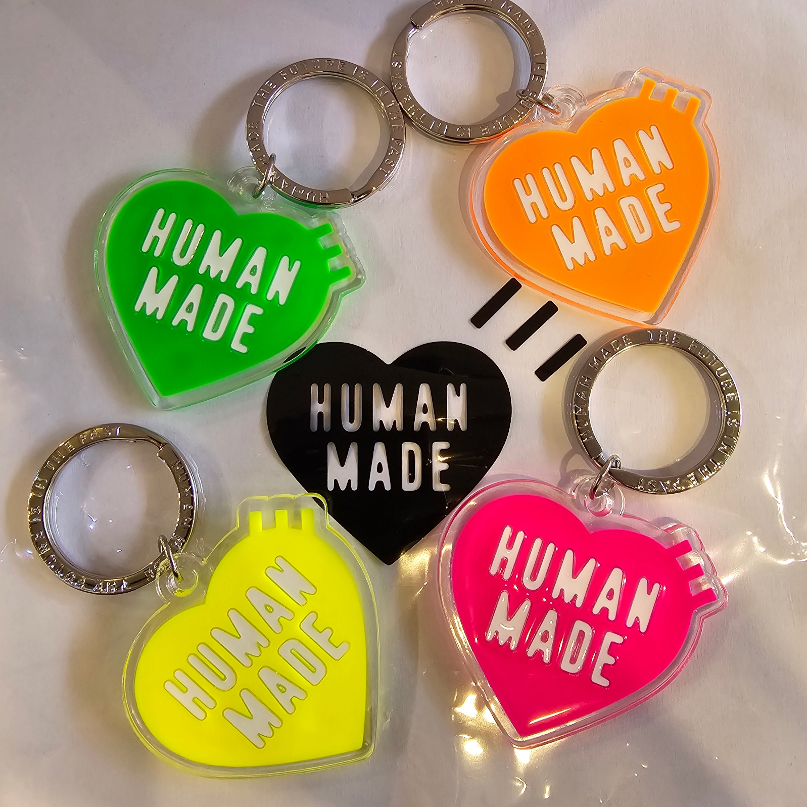 Human Made Acrylic Heart Keyring Pink 착용 스타일
