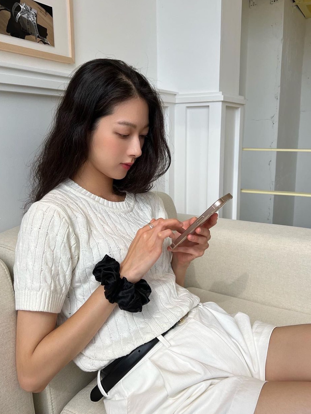 (W) Matin Kim Track Short Pants White, (W) Deinet Summer Denim Shorts in White 착용 스타일 - 2