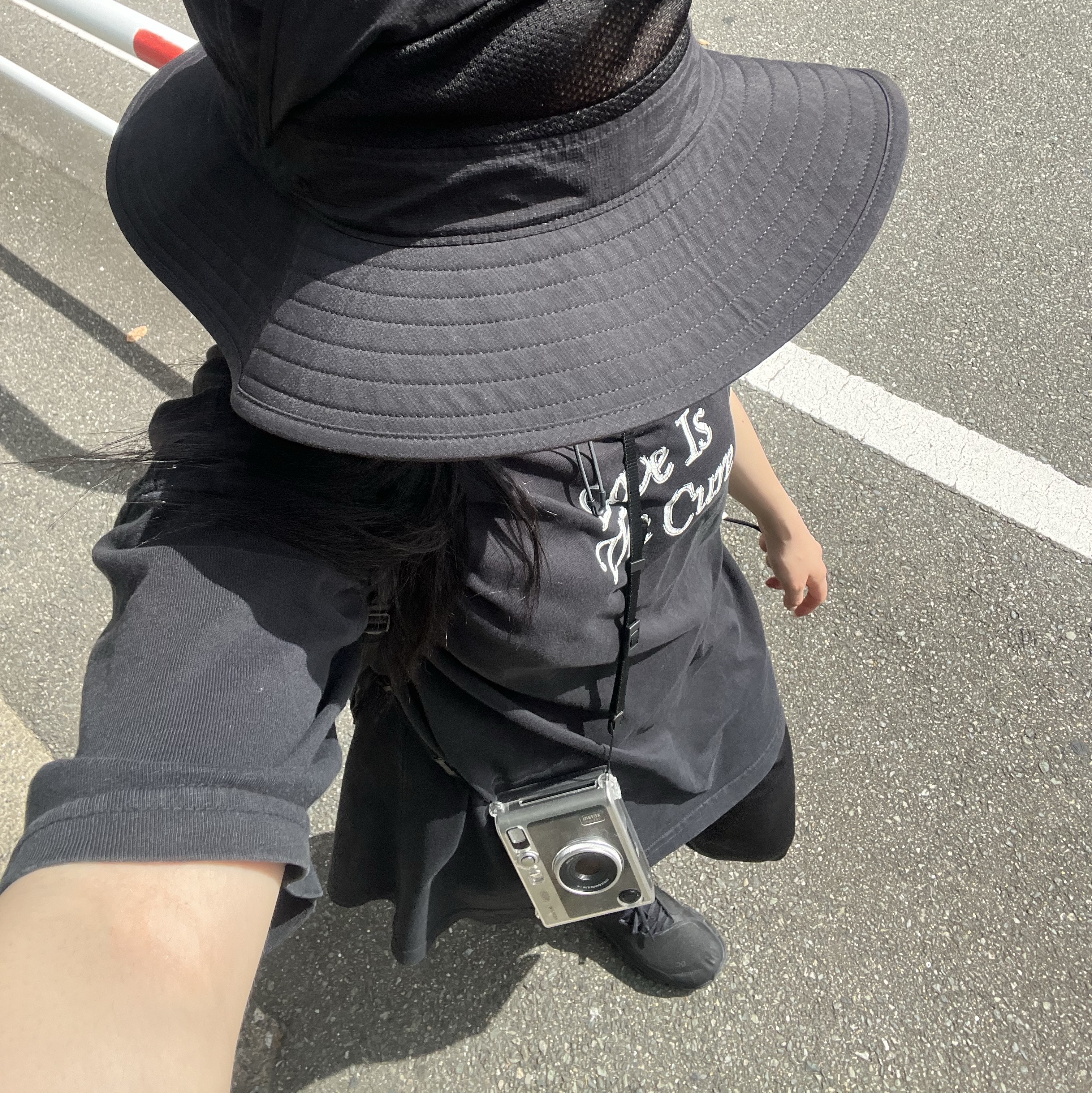 (W) On Running x Post Archive Faction (Paf) Cloudmonster 2 Black Magnet, Fujifilm Instax Mini Evo Black Silver USB C Type (Korean Ver.) 착용 스타일 - 1