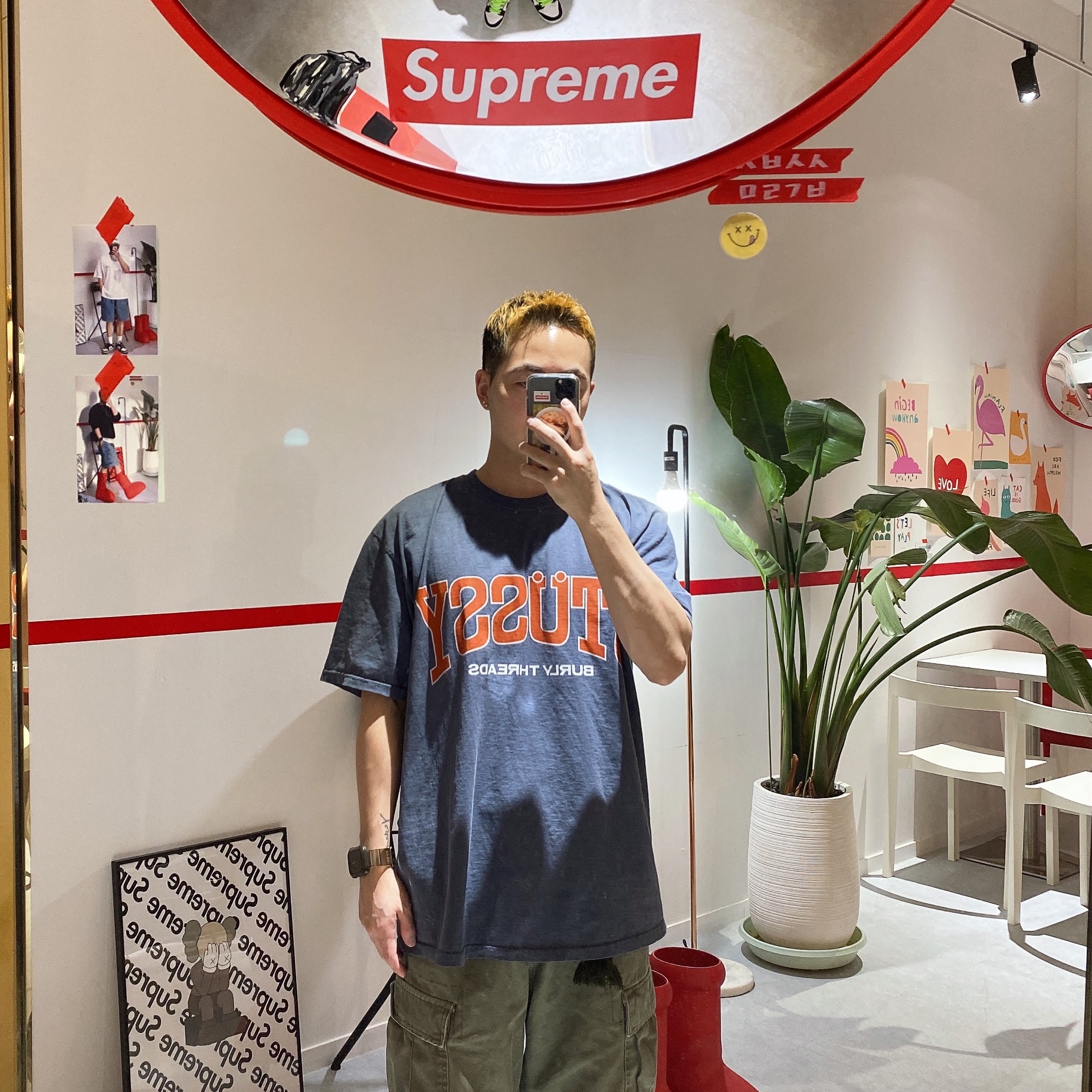 Stussy Burly Threads Pigment Dyed T-Shirt Indigo, Nike SB Dunk Low Pro Chlorophyll 착용 스타일 - 1