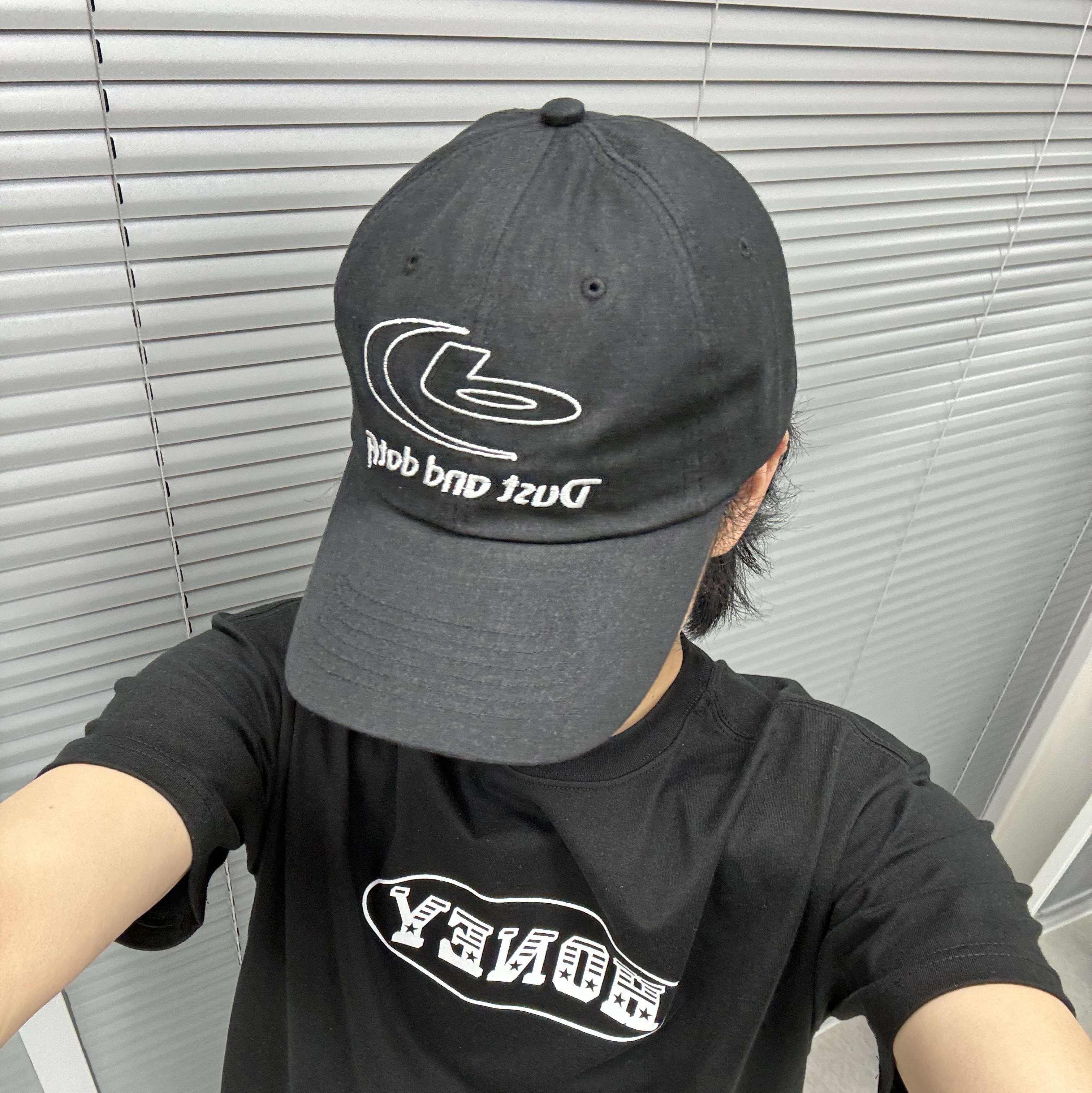 Honey Scoop House C Boy Logo T-Shirt Black 착용 스타일
