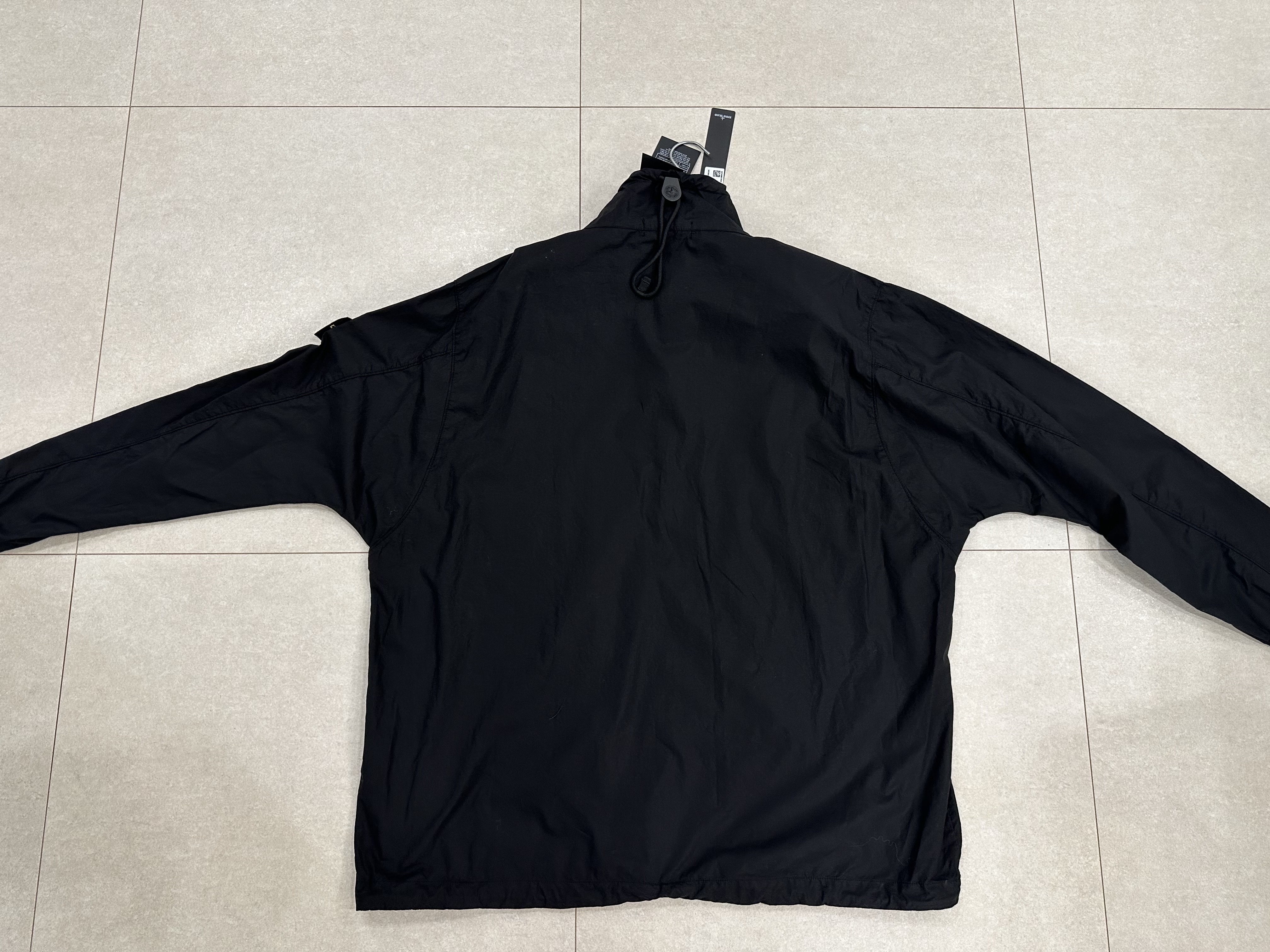 Stone Island 10705 Light Cotton Canvas Garment Dyed Half Zipper Anorak Black - 23SS 착용 스타일 - 7