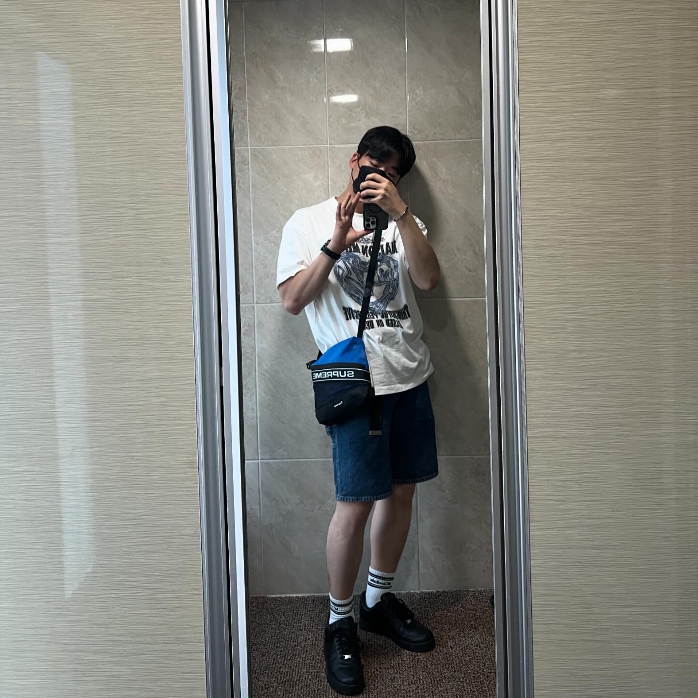 Supreme Shoulder Bag Blue - 23FW, Nike x Supreme Air Force 1 Low Black 착용 스타일 - 1