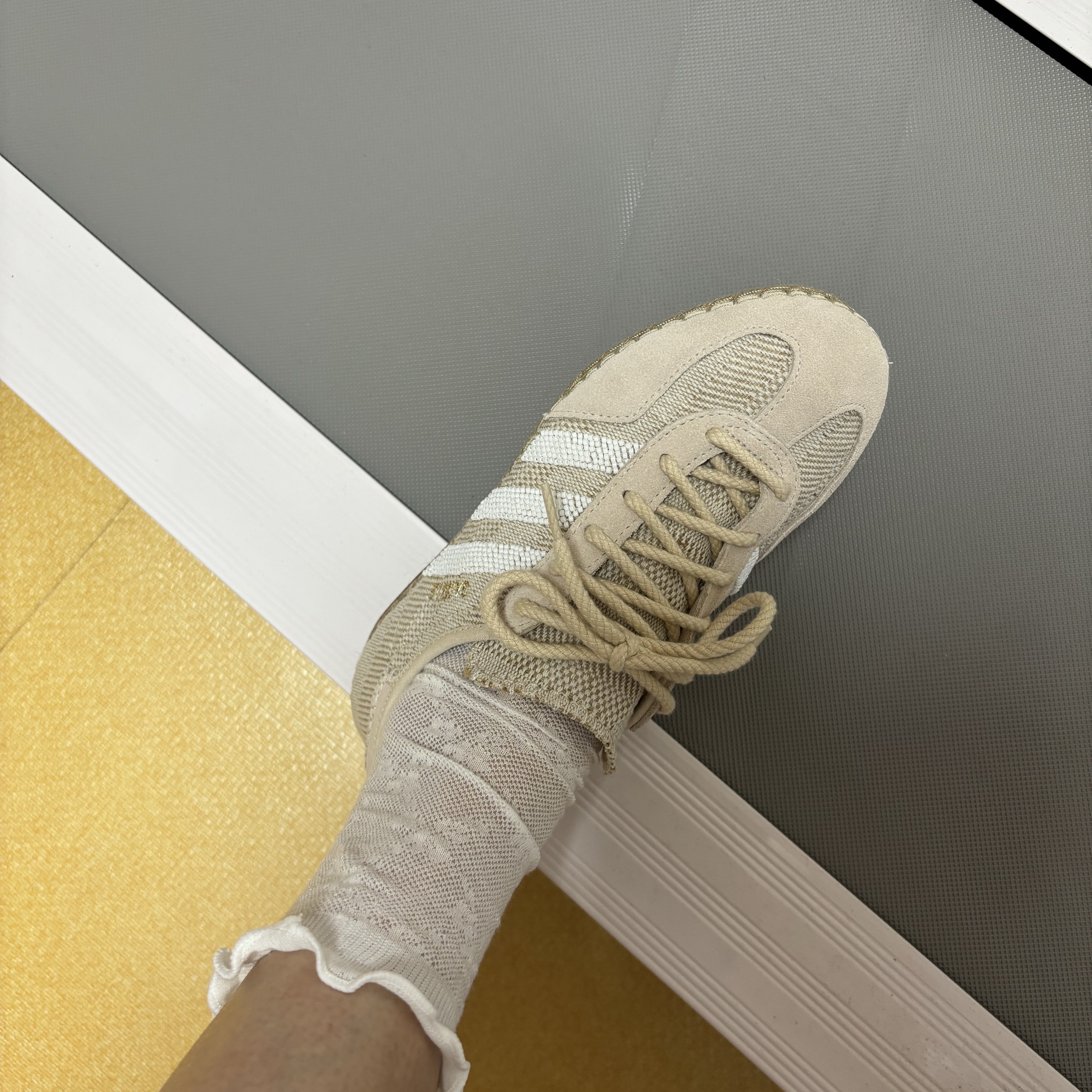 Adidas x Clot Gazelle Halo Ivory Cloud White 착용 스타일 - 1