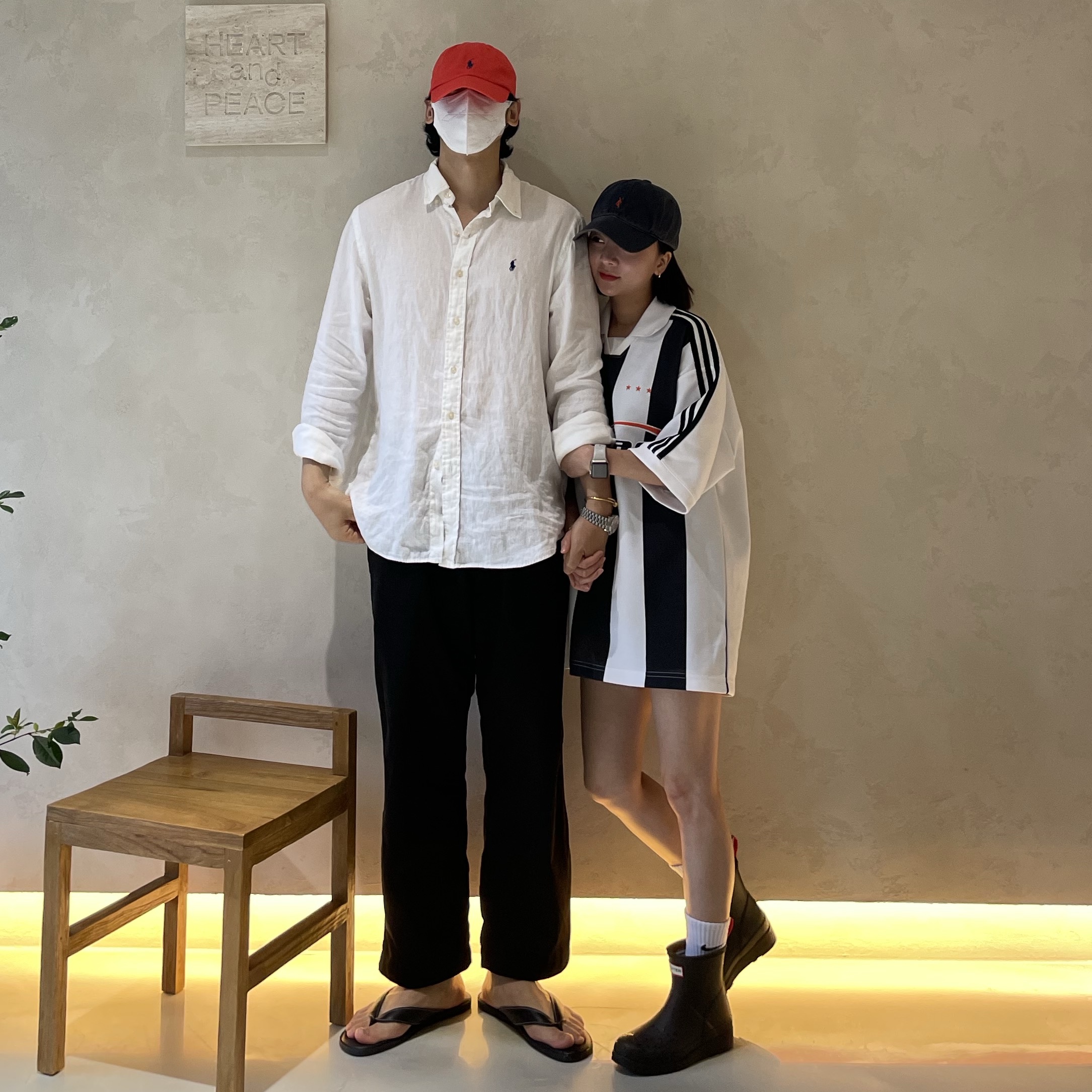 (W) Hunter Play Short Rain Boots Black, Adidas Trefoil Logo Play Football Graphic S/S Polo T-Shirt White - KR Sizing 착용 스타일 - 4