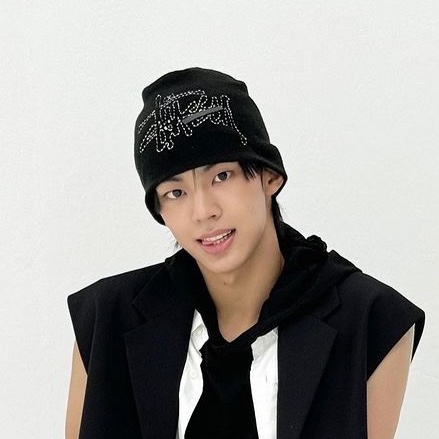 Stussy Skullcap Basic Logo Stitch Black 착용 스타일 - 1