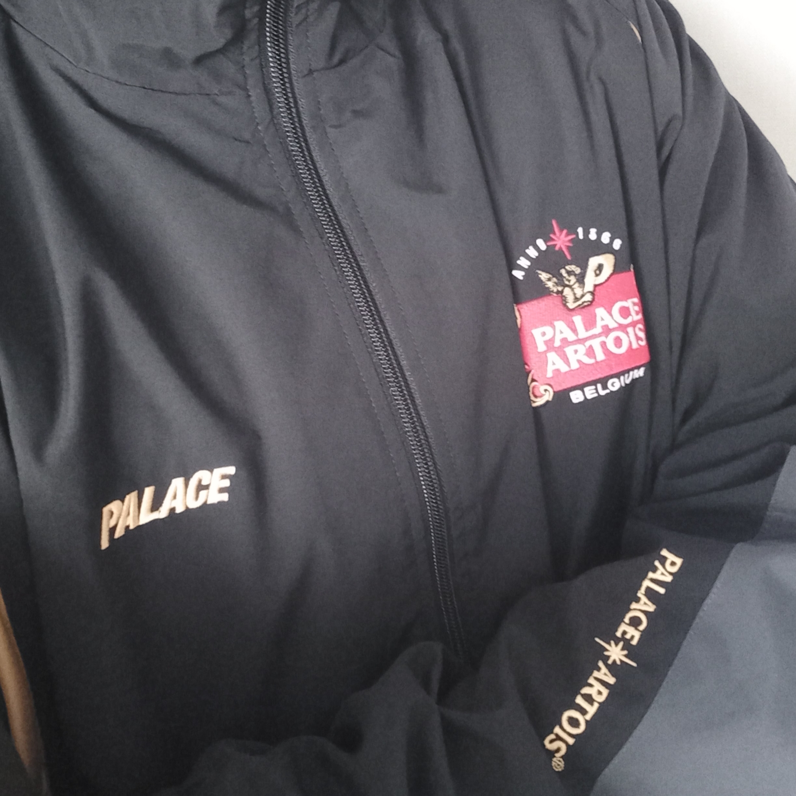 Palace x Stella Artois Light Court Jacket Black - 24SS 착용 스타일 - 3