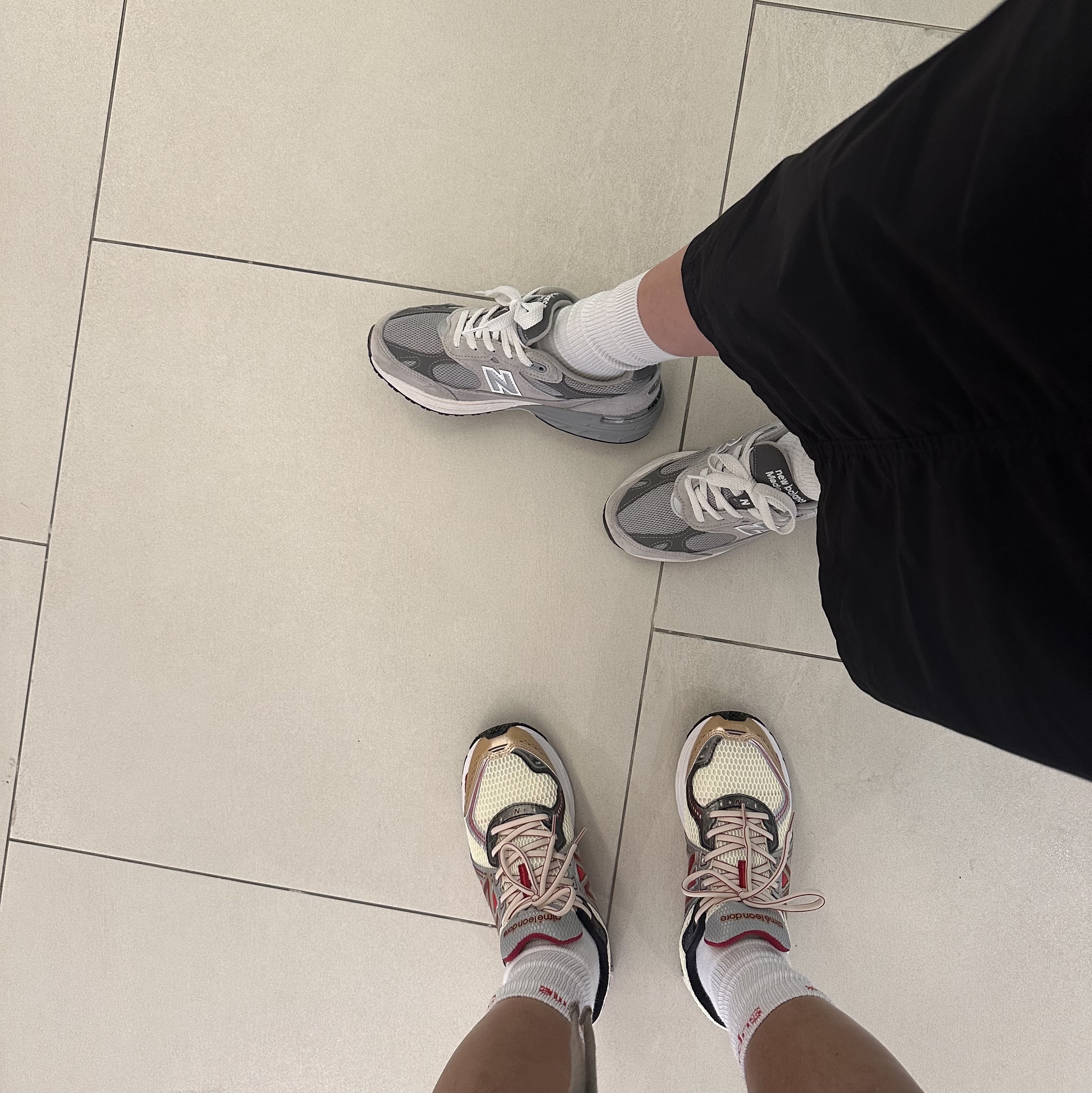 New Balance x Aime Leon Dore 860v2 Red, (W) New Balance 993 Made in USA Grey - B Standard 착용 스타일 - 1