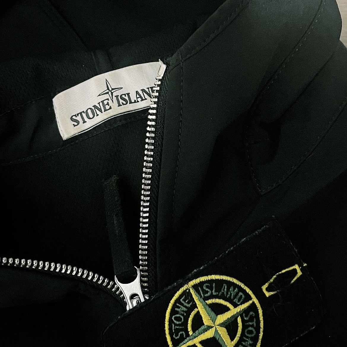 Stone Island 40927 Light Soft Shell-R Hooded Jacket Black - 20SS, Stone Island 113WN T.CO+OLD Overshirt Pastel Blue - 21FW 착용 스타일 - 1