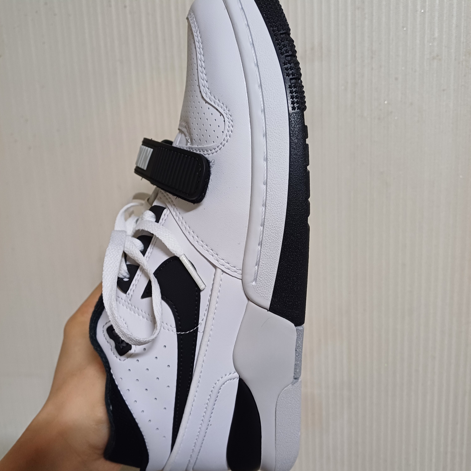 Nike x Billie Eilish Air Alpha Force 88 Black and White 착용 스타일 - 2