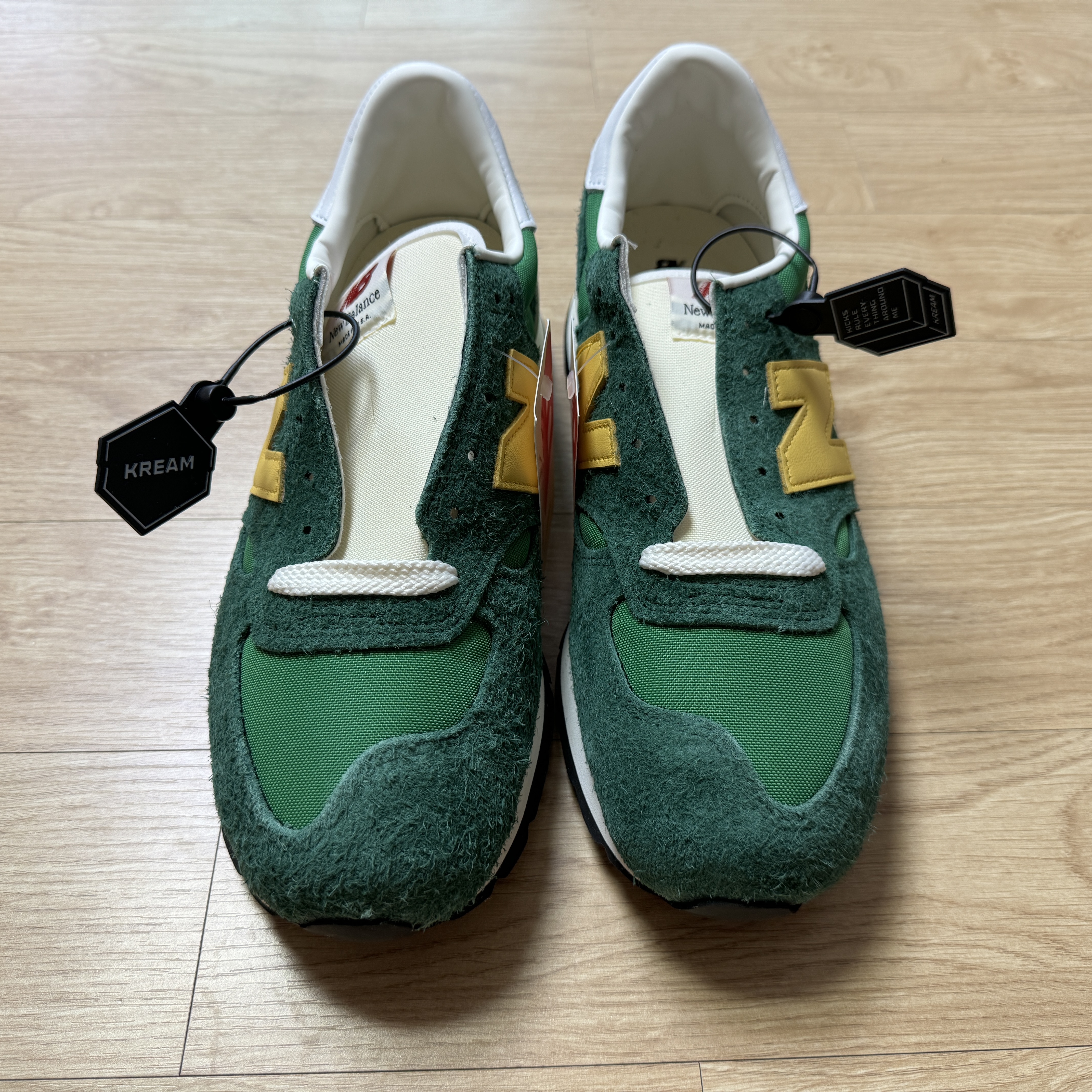 New Balance 990v1 Made in USA Green Gold 착용 스타일 - 1