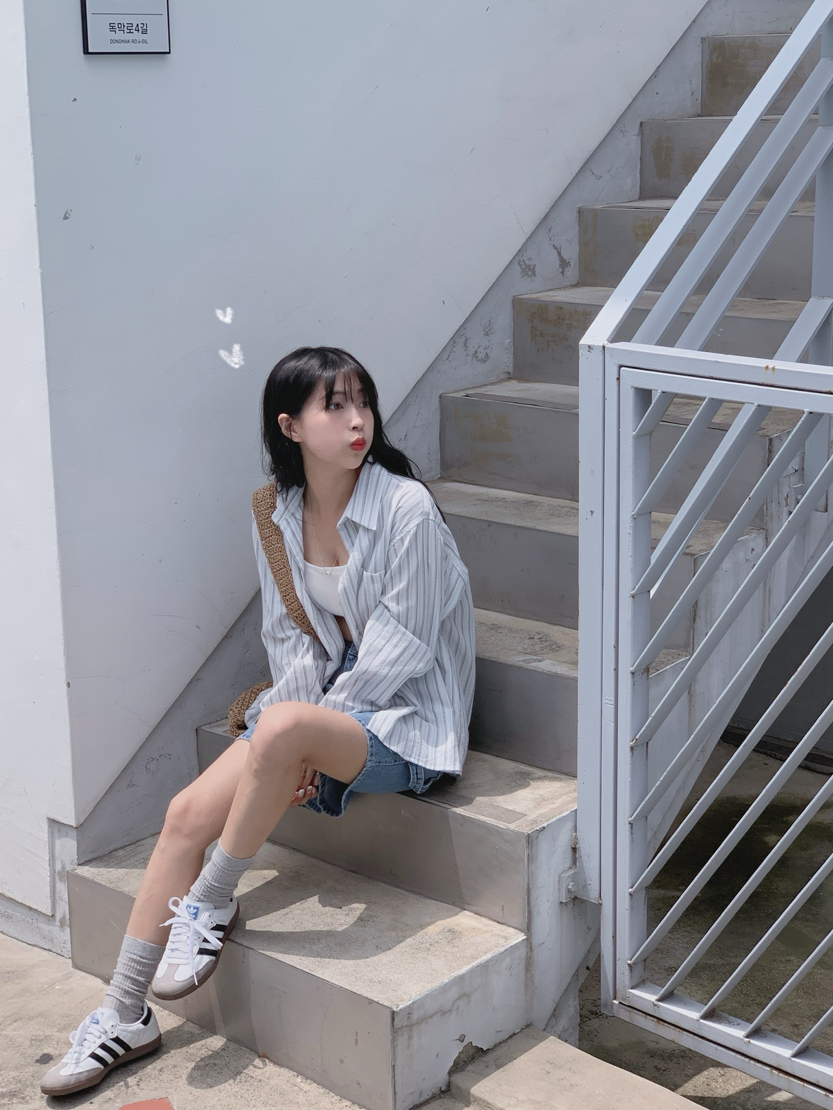 Adidas Samba OG Cloud White 착용 스타일 - 2