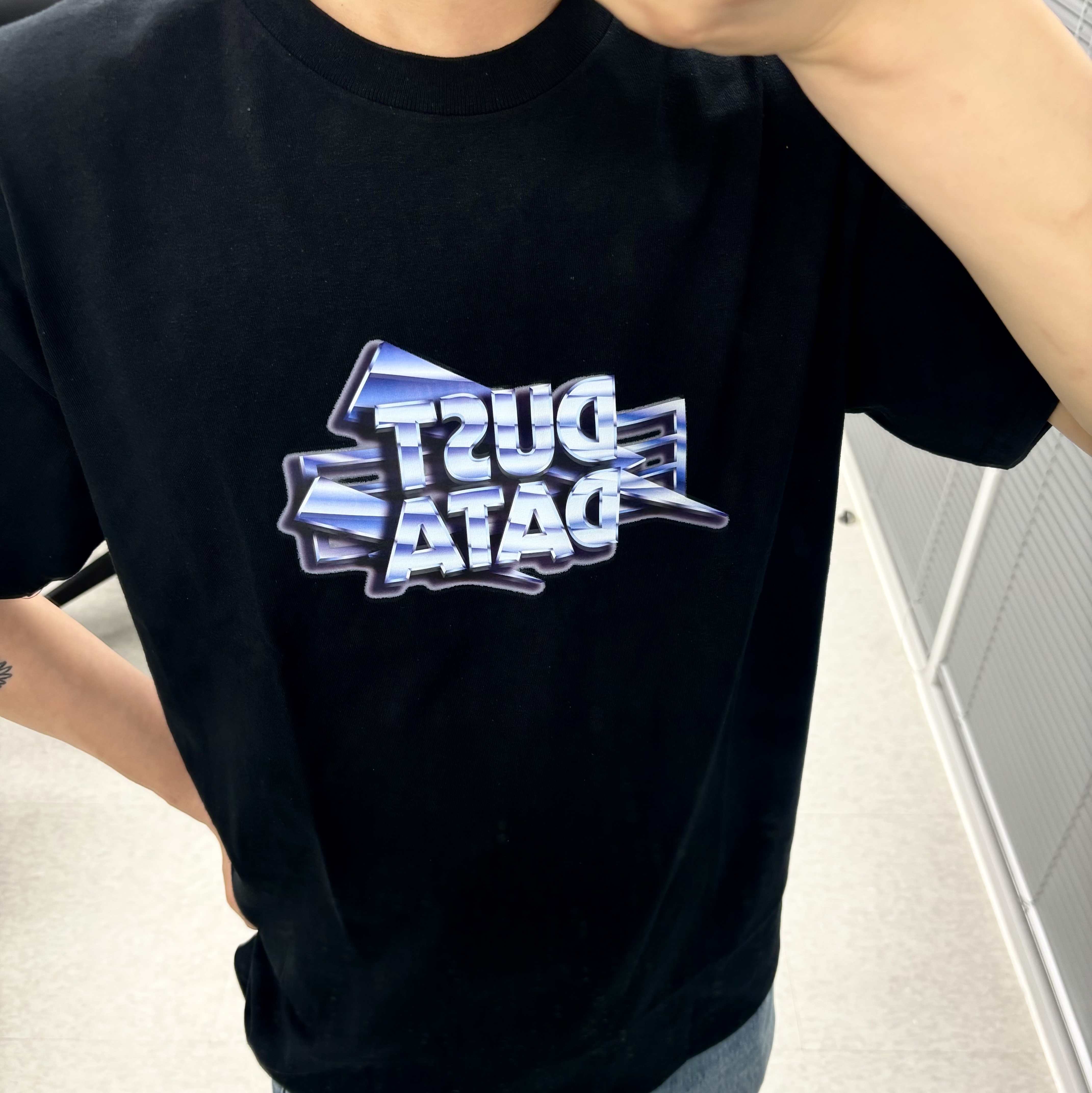 Dust and Data MDMX T-Shirt Black 착용 스타일