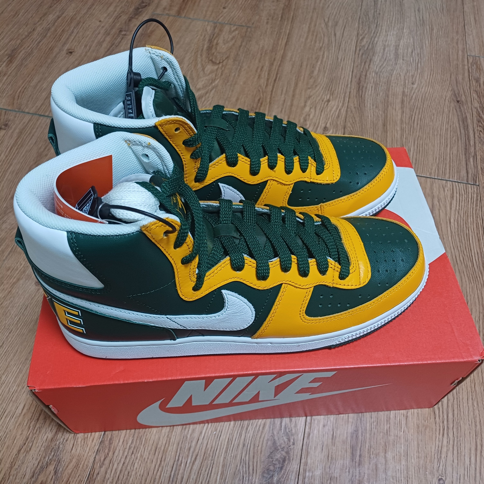 Nike Terminator High Black Forest and Del Sol 착용 스타일 - 1