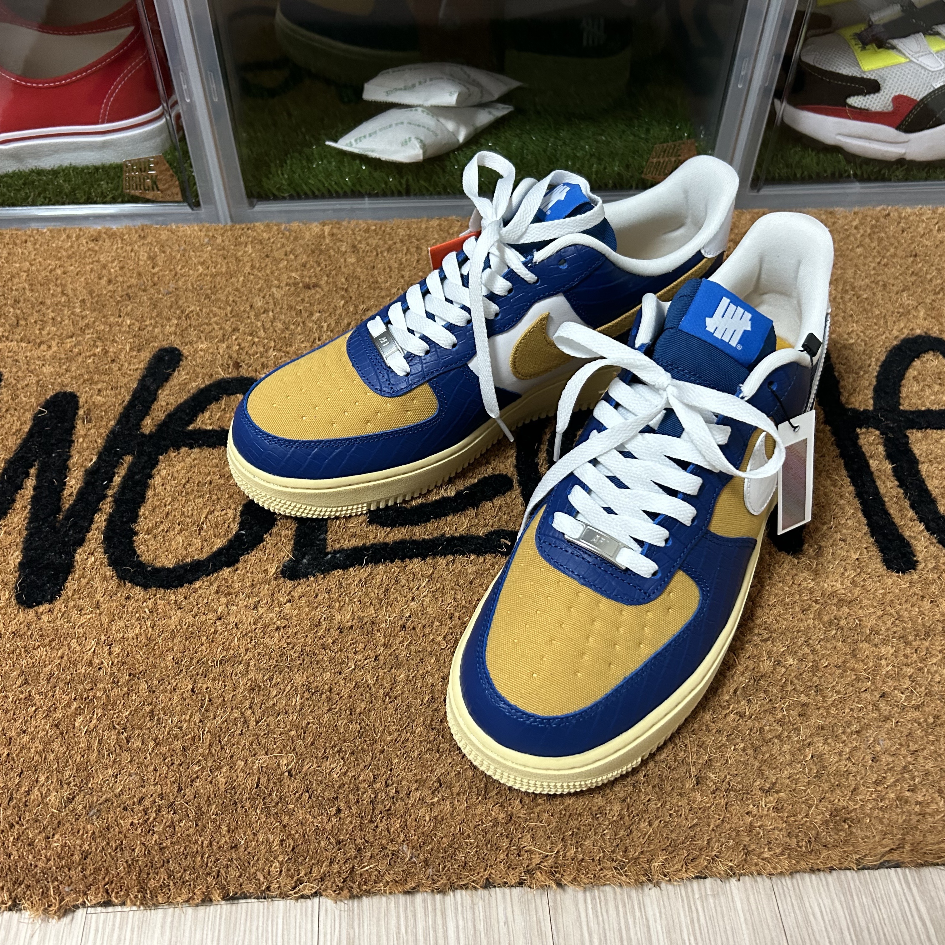 Nike x Undefeated Air Force 1 Low SP 5 On It Court Blue 착용 스타일 - 1