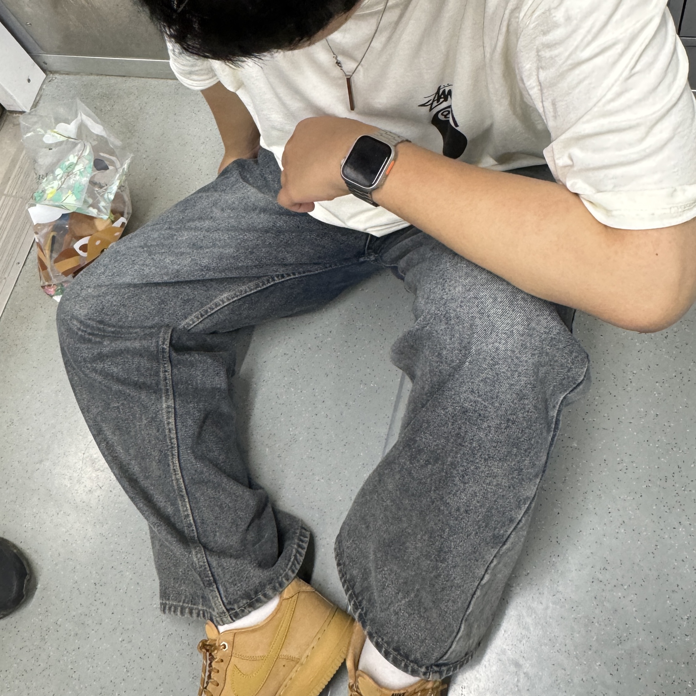 Nike Air Force 1 '07 WB Flax, Stussy 8 Ball Pigment Dyed T-Shirt Natural 착용 스타일 - 2