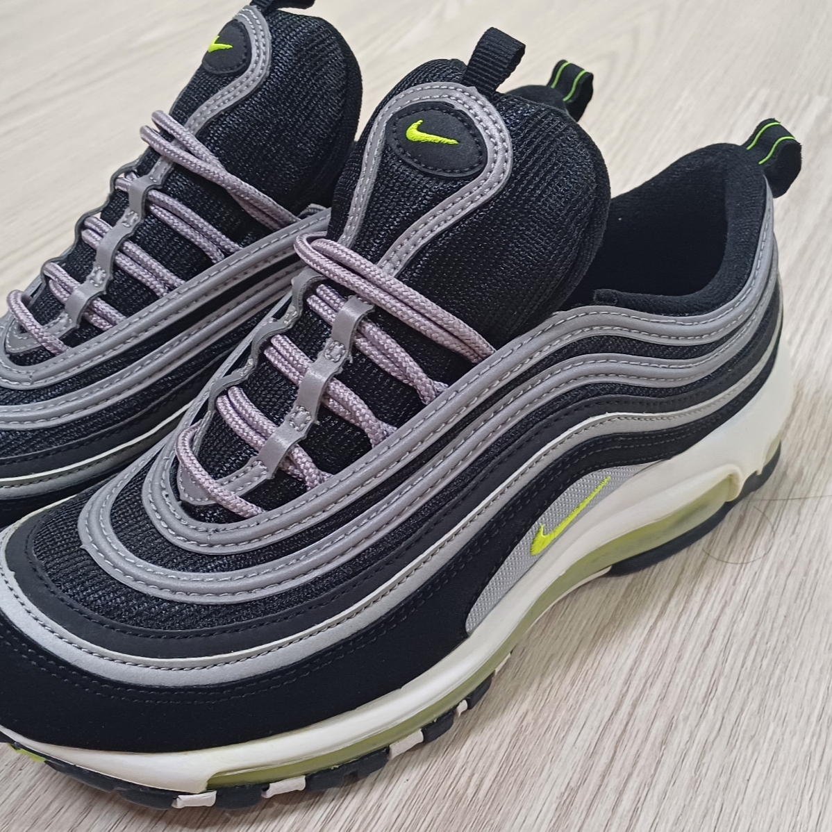 Nike Air Max 97 OG Black Volt Asia 착용 스타일 - 1