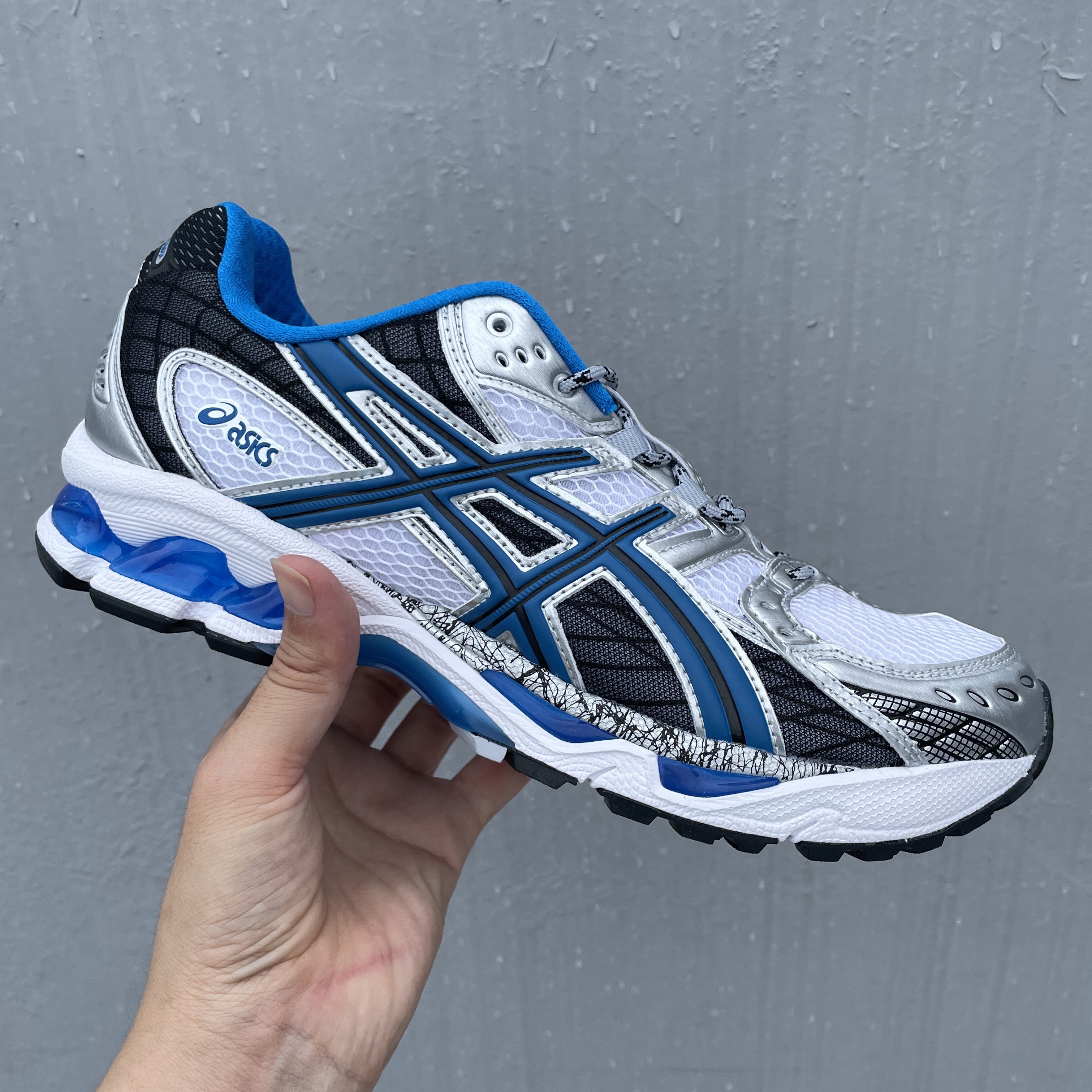 Asics Gel-Nimbus 10.1 White Directoire Blue 착용 스타일 - 2