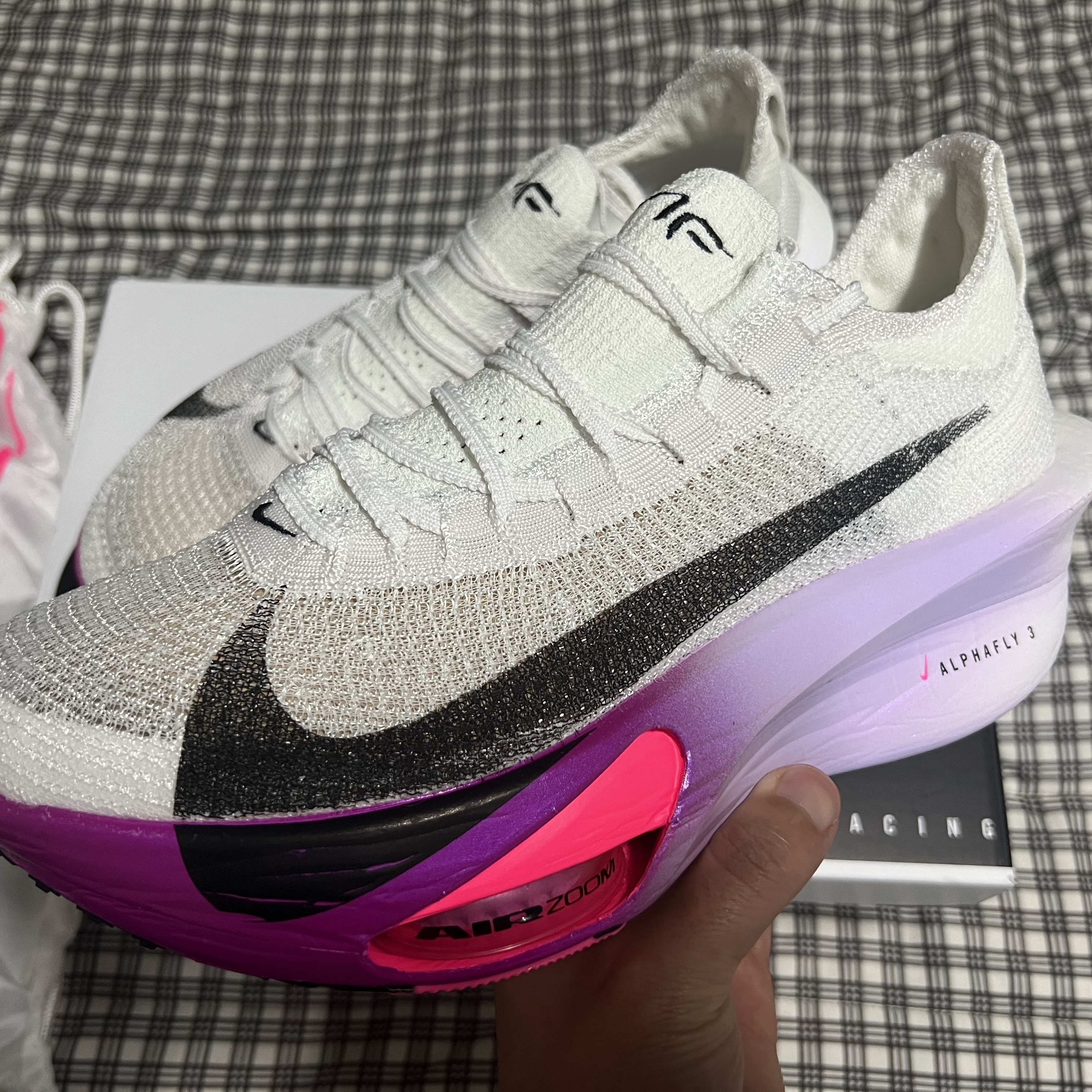 Nike Air Zoom Alphafly Next% 3 Hyper Pink 착용 스타일 - 3