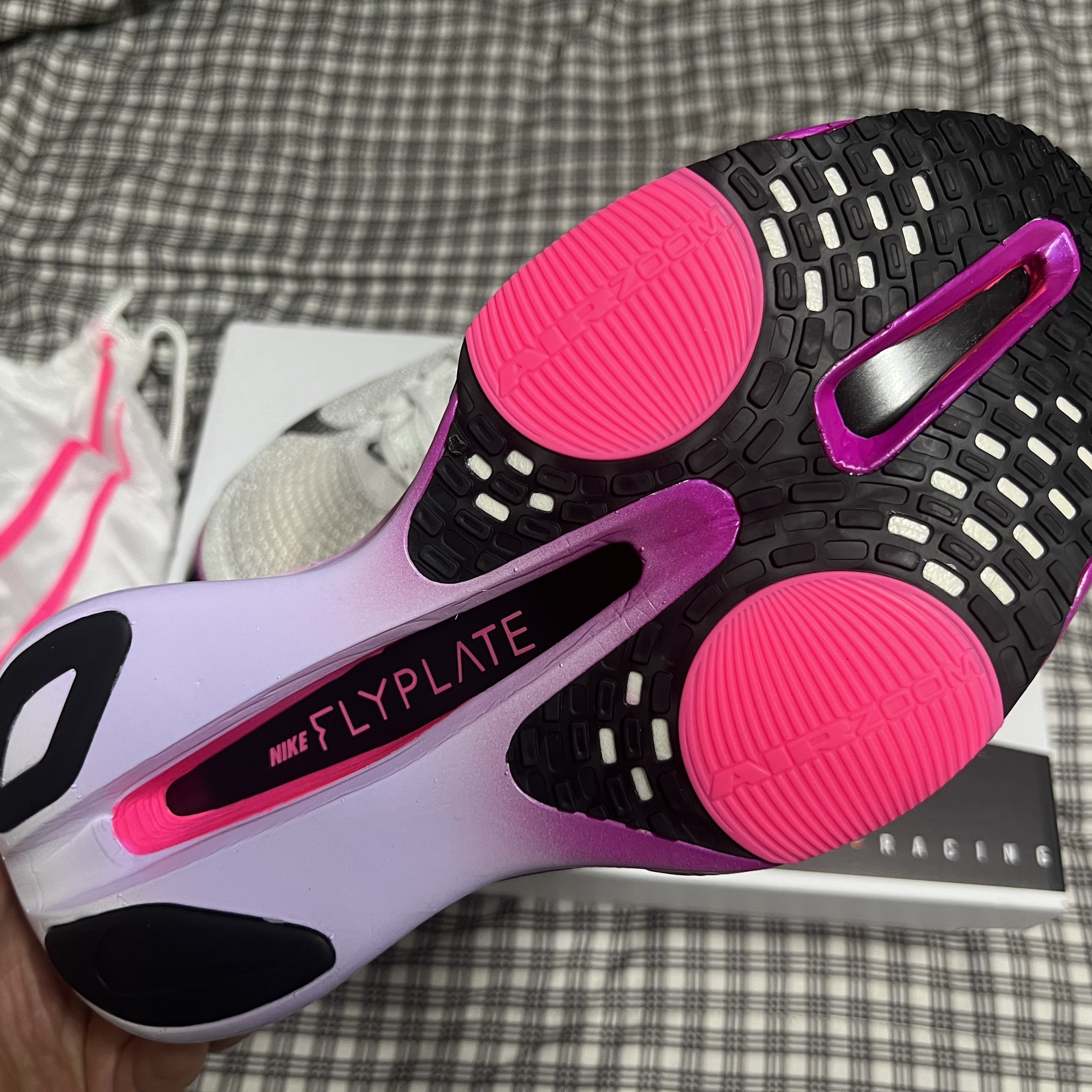 Nike Air Zoom Alphafly Next% 3 Hyper Pink 착용 스타일 - 7