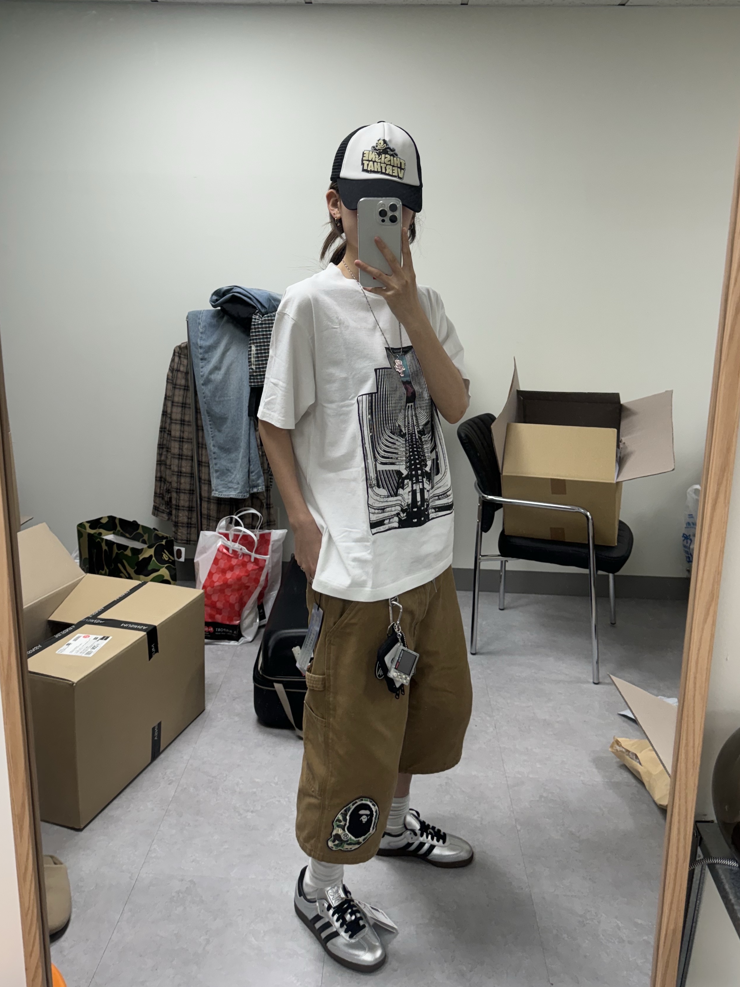 (W) Adidas Samba OG Silver Metalic Core Black Gum, Cav Empt VS JDF7 T-Shirt White - 24SS 착용 스타일 - 3