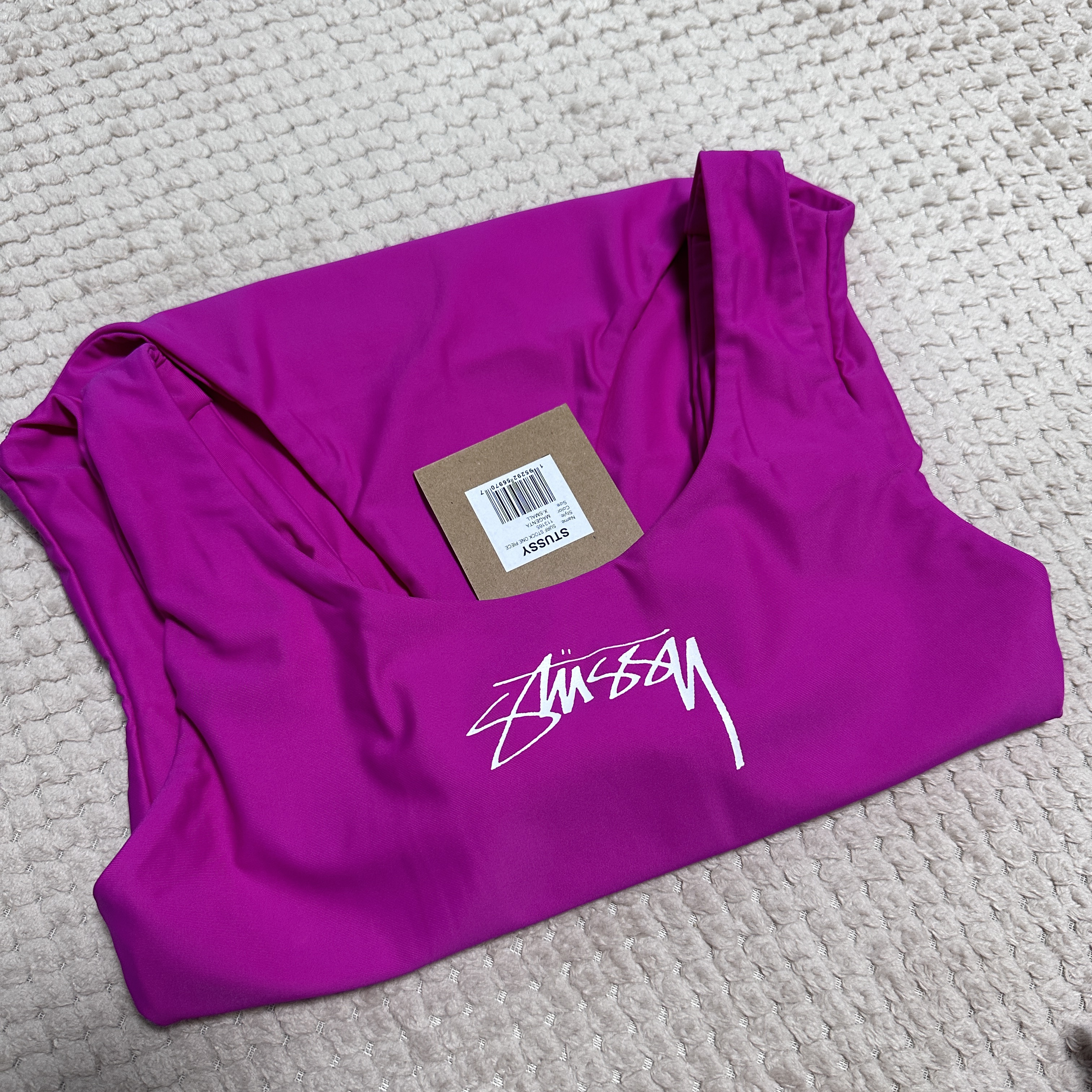 Stussy Surf Stock One Piece Swimsuit Magenta 착용 스타일 - 1