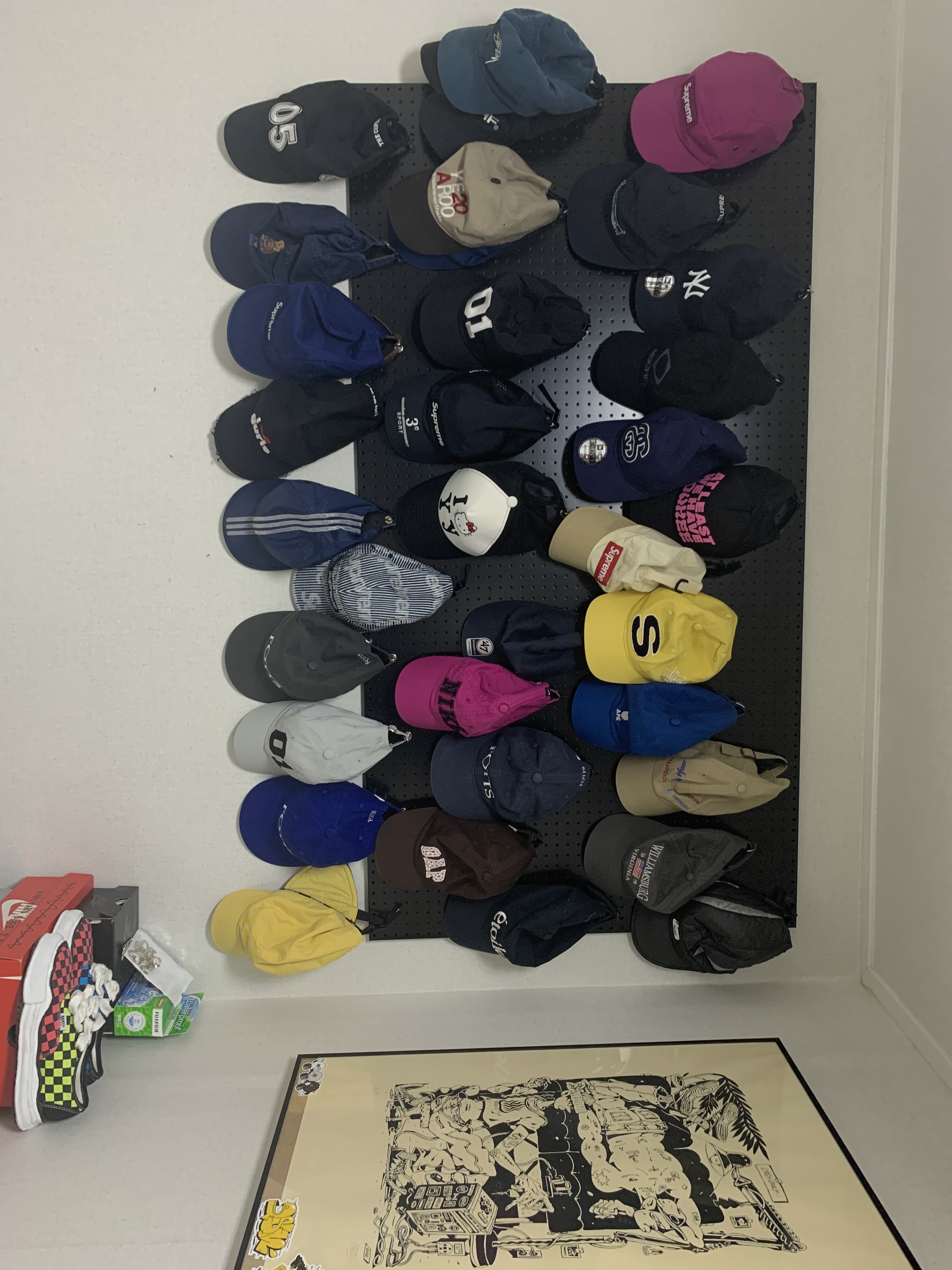 Supreme Mesh Side Panel Camp Cap Black - 24SS, Supreme Washed Chino Twill Camp Cap Navy - 24SS 착용 스타일